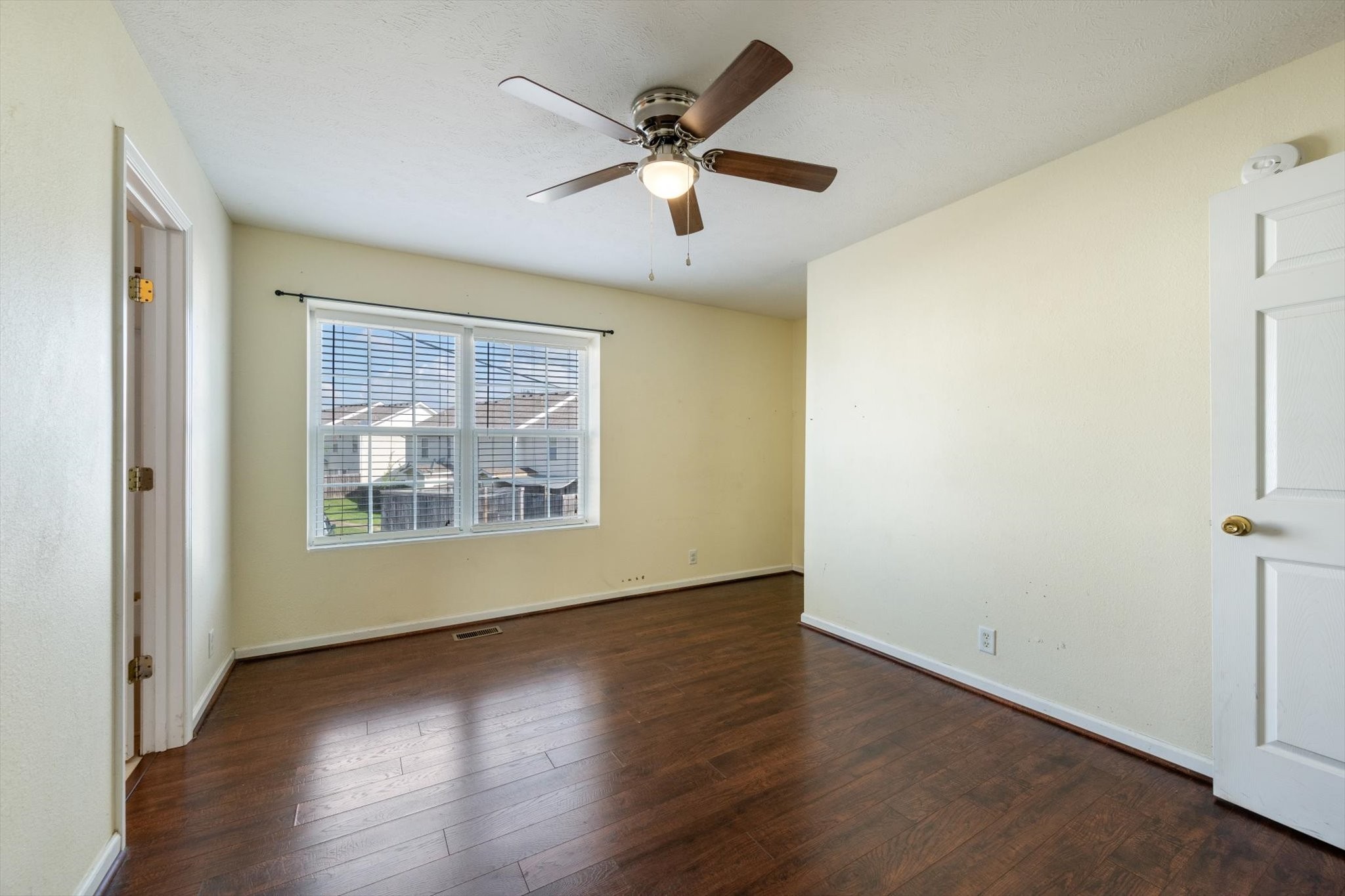 7013 Alon Babayan Arch, E