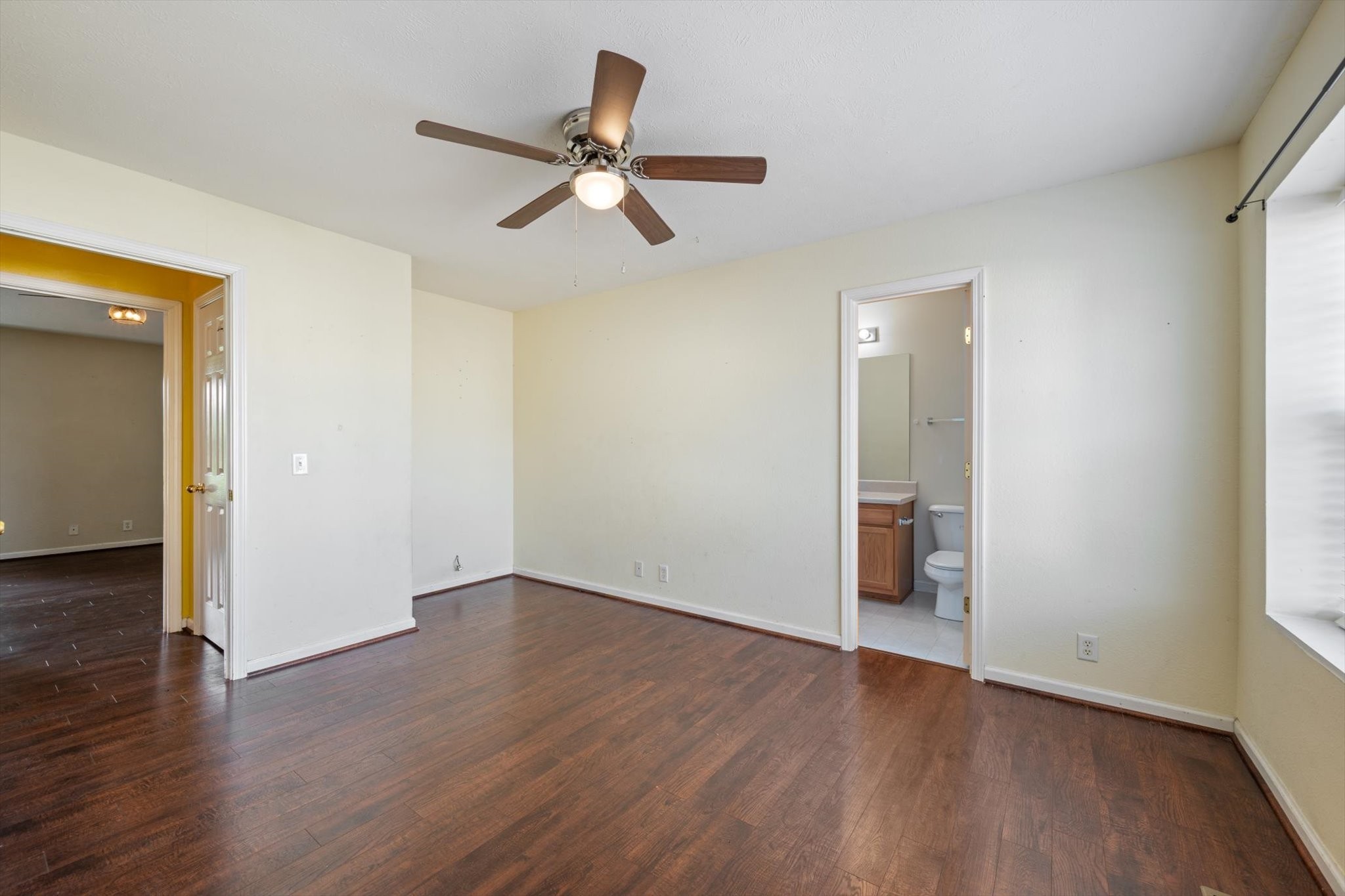 7013 Alon Babayan Arch, E