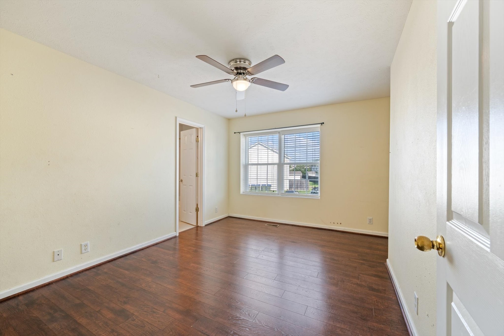 7013 Alon Babayan Arch, E