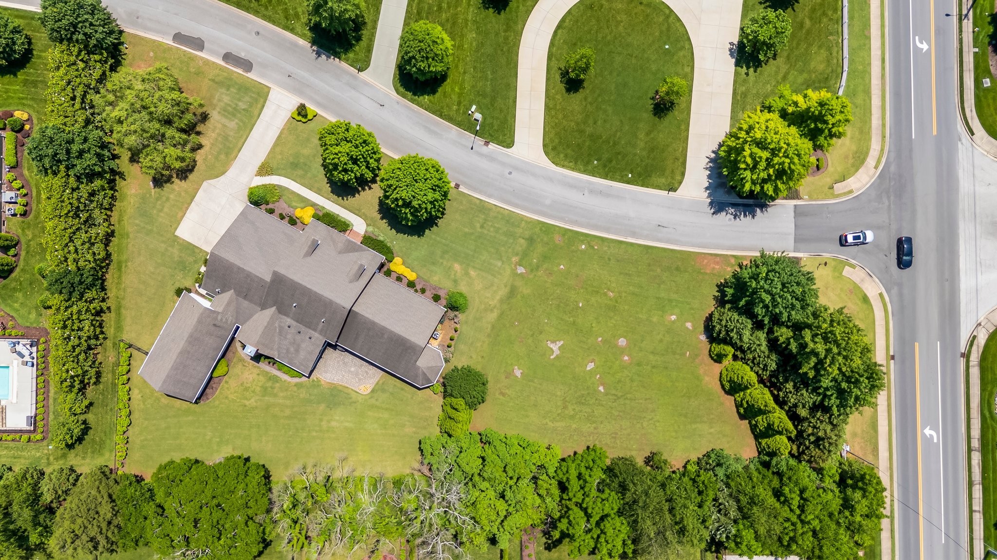 2111 Lovelace Lane