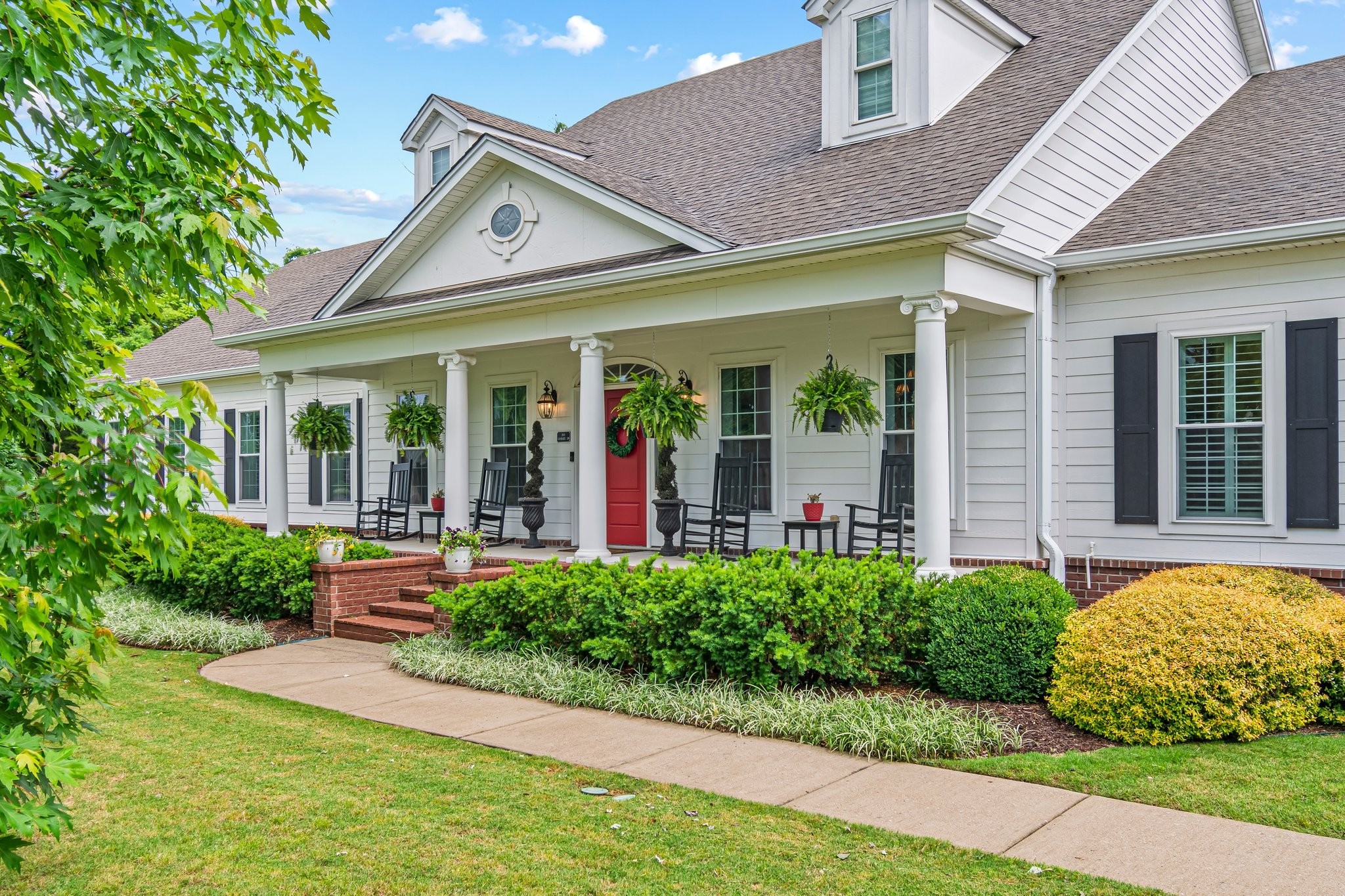 2111 Lovelace Lane