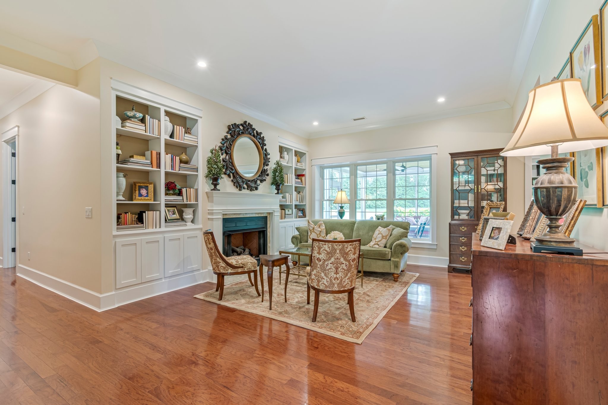 2111 Lovelace Lane