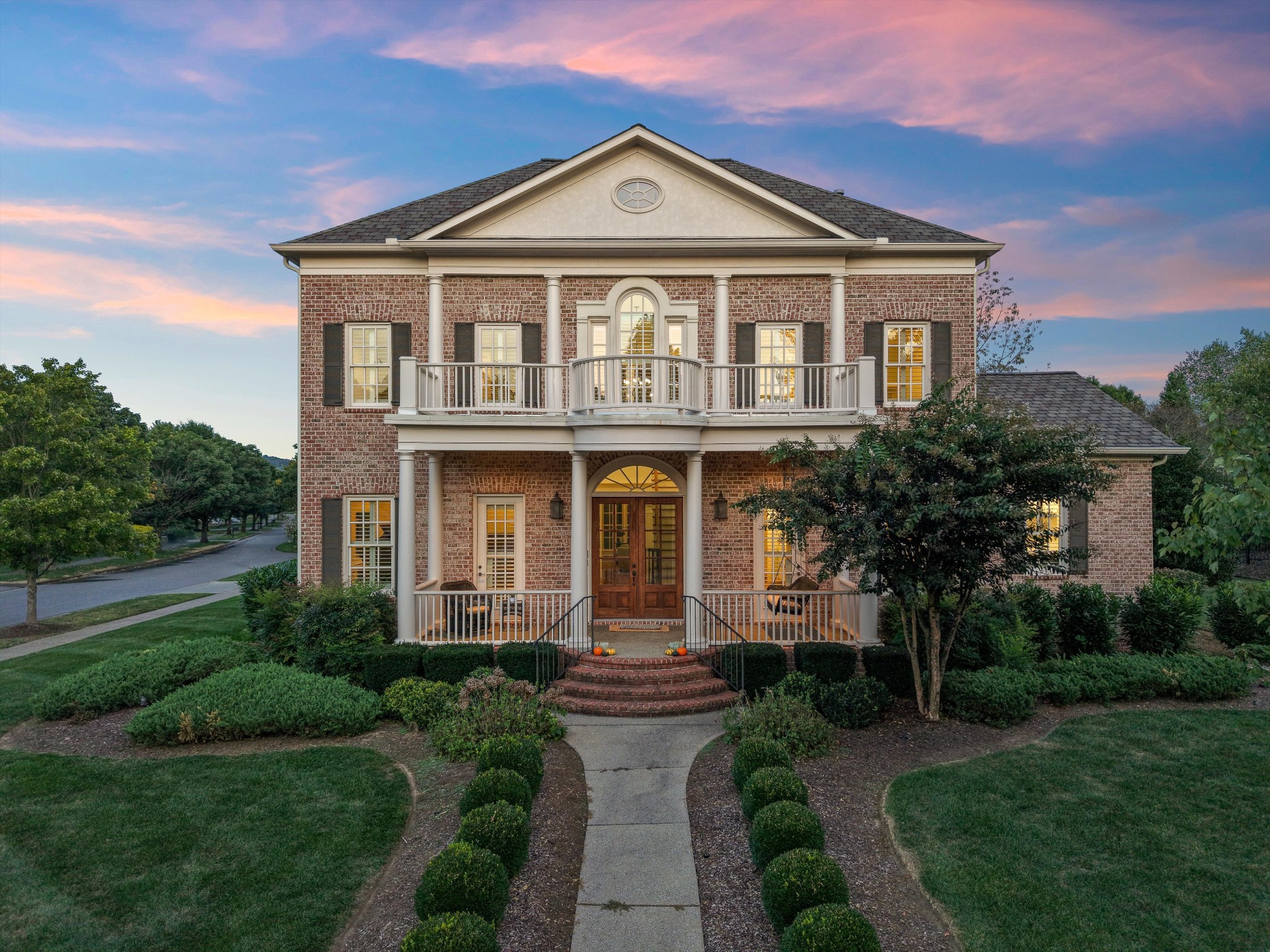 1736 Richbourg Park Dr