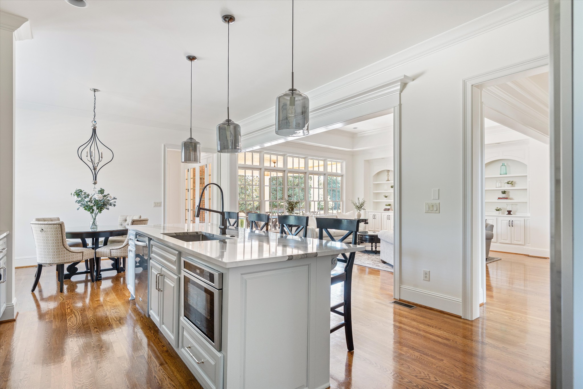 1736 Richbourg Park Dr