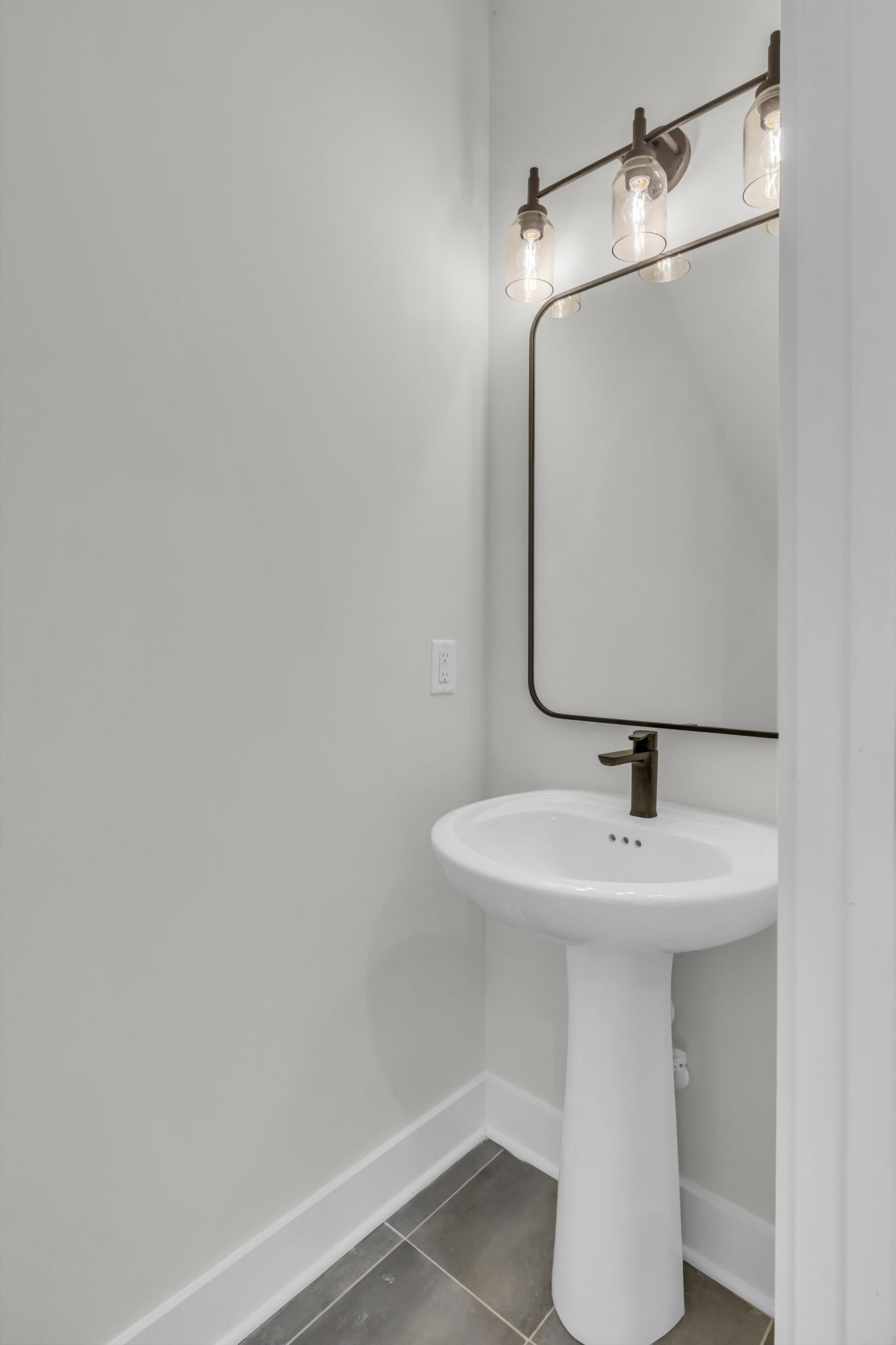 416 Mountain View Ct