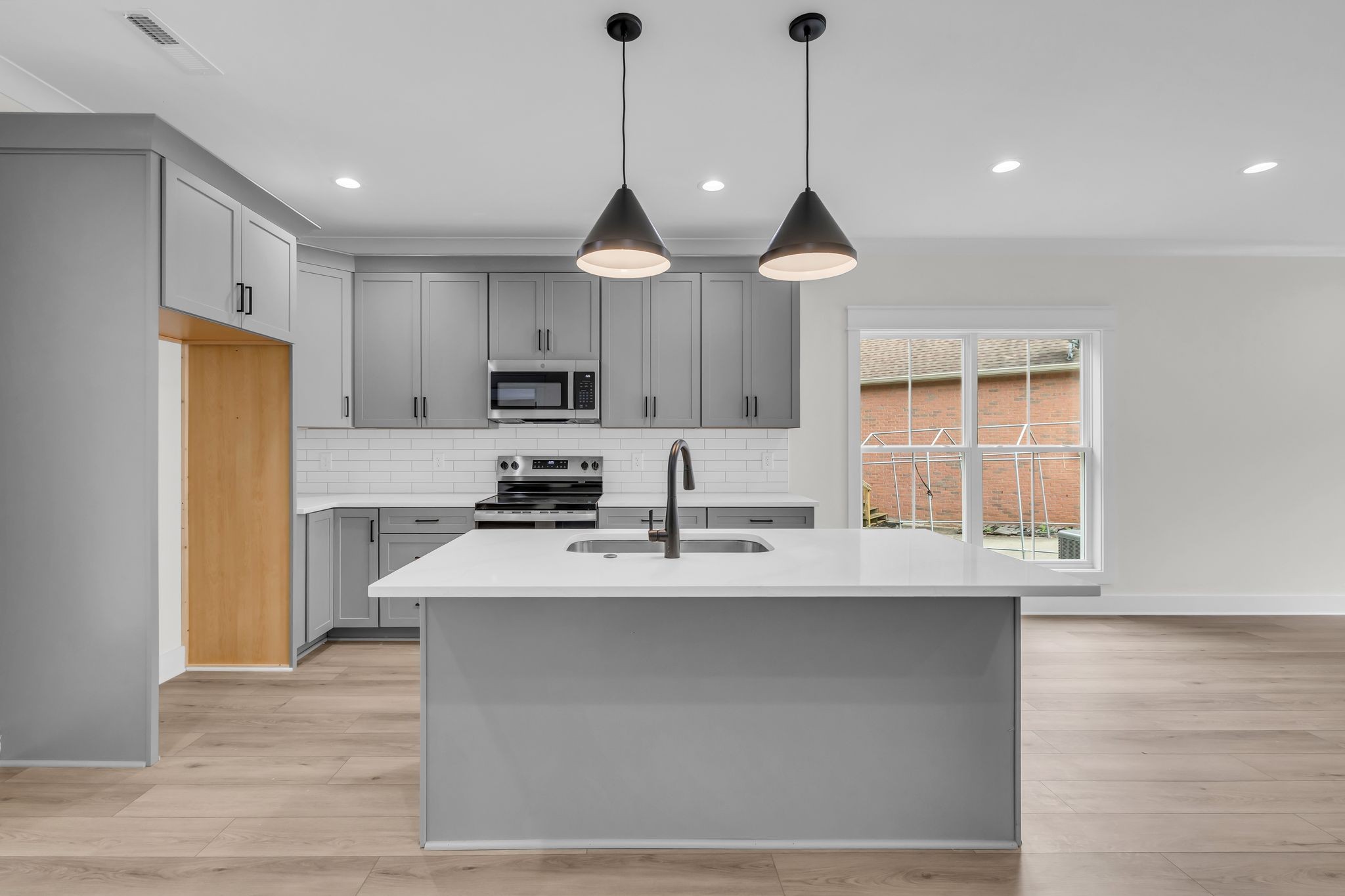 416 Mountain View Ct