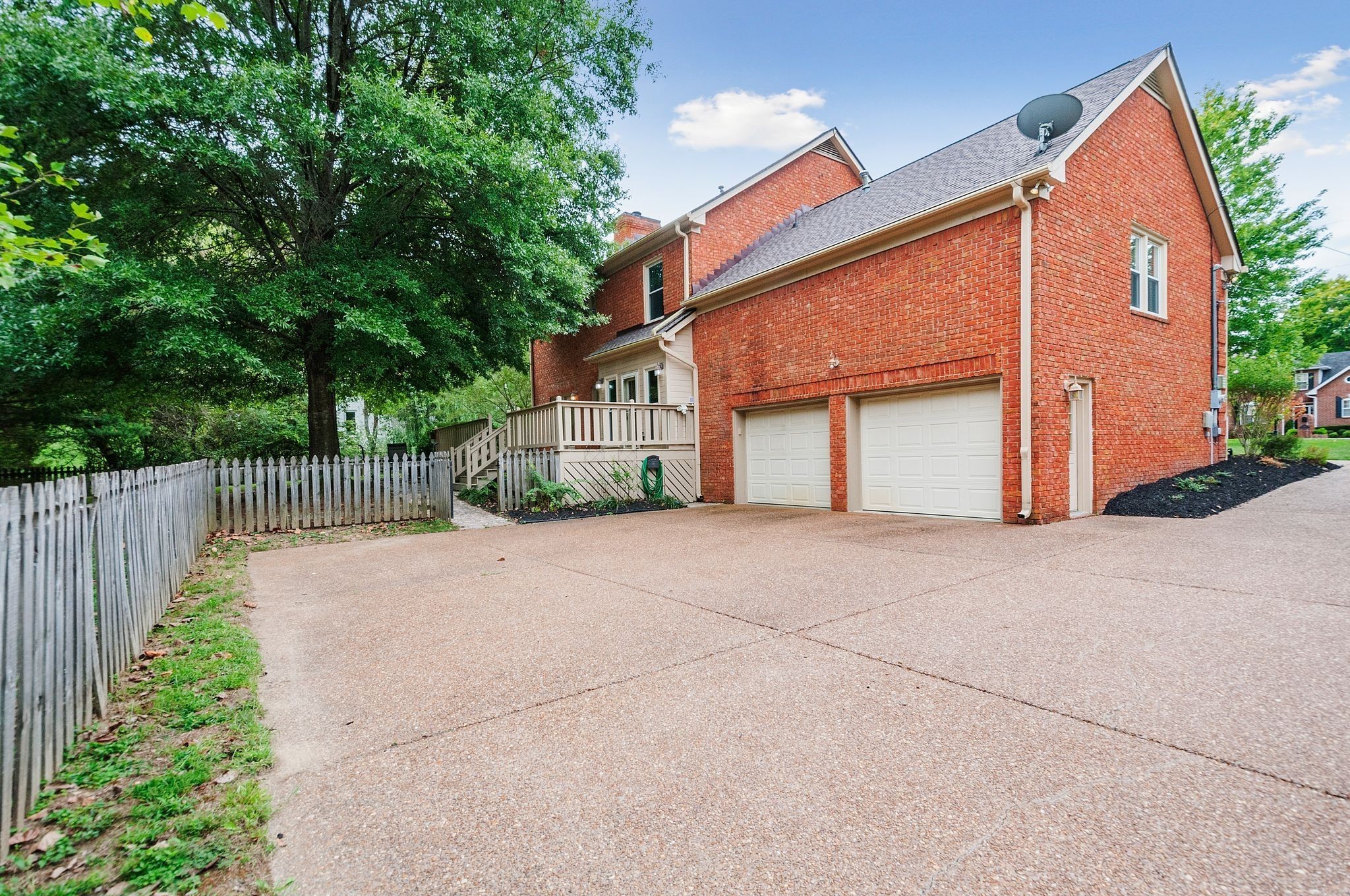 1329 Chestnut