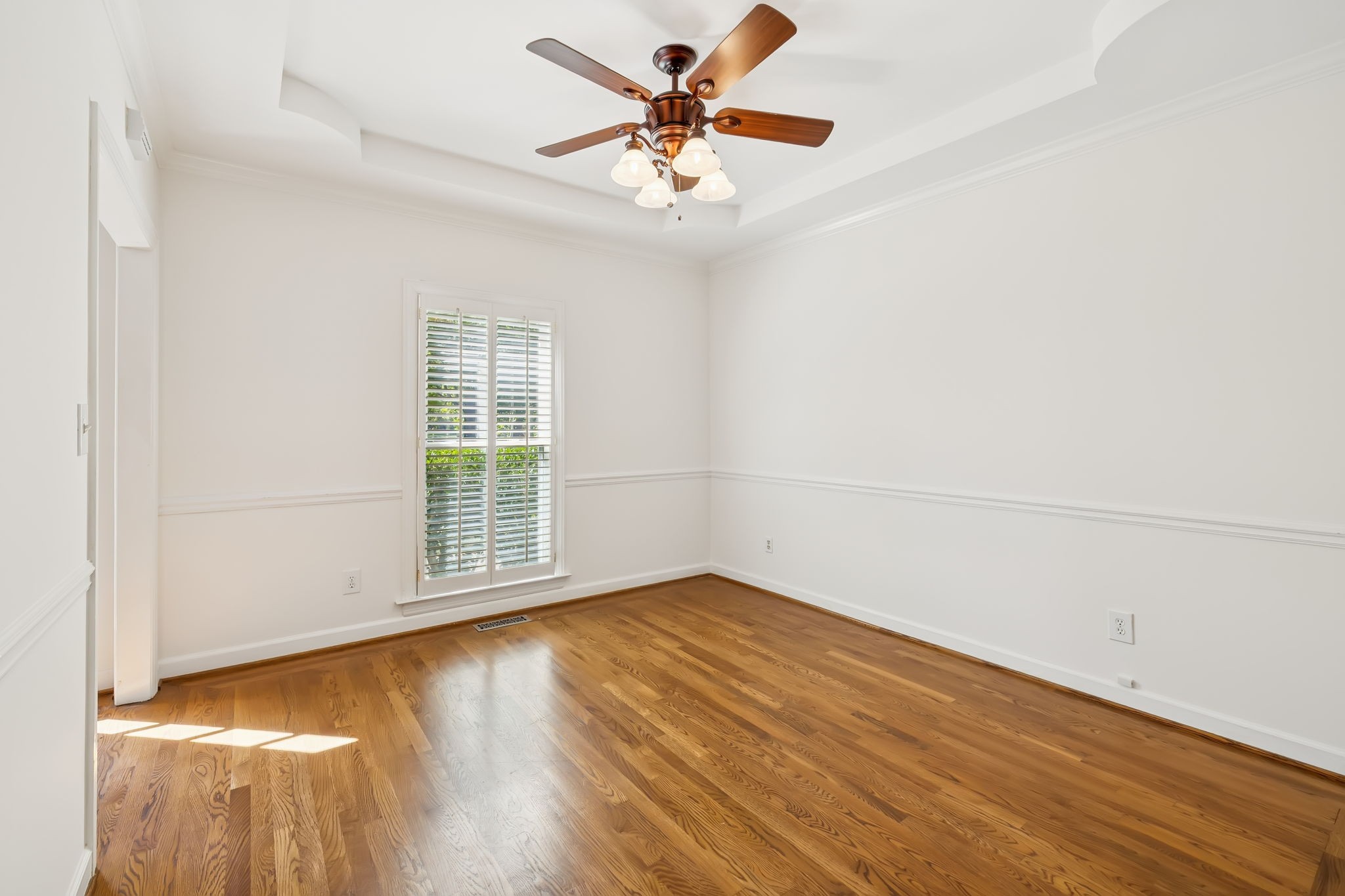 1329 Chestnut