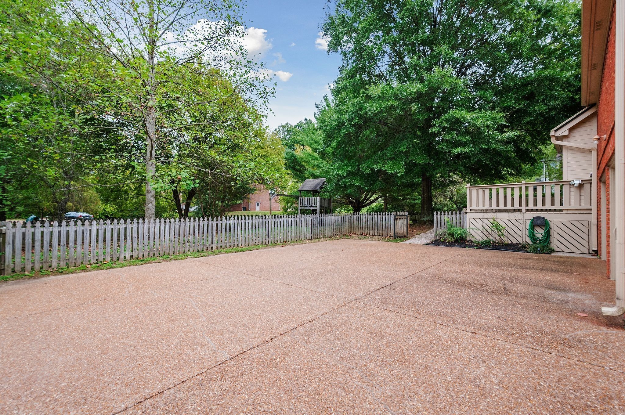 1329 Chestnut