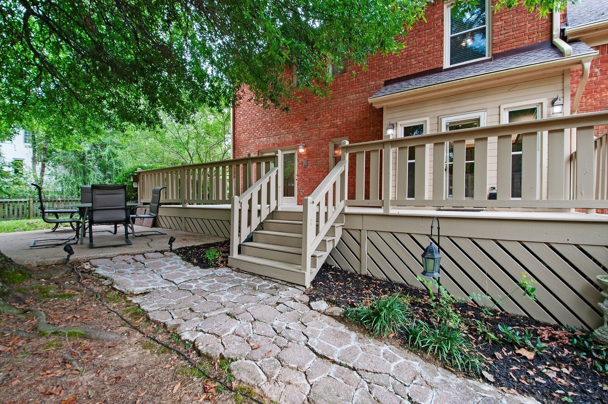 1329 Chestnut