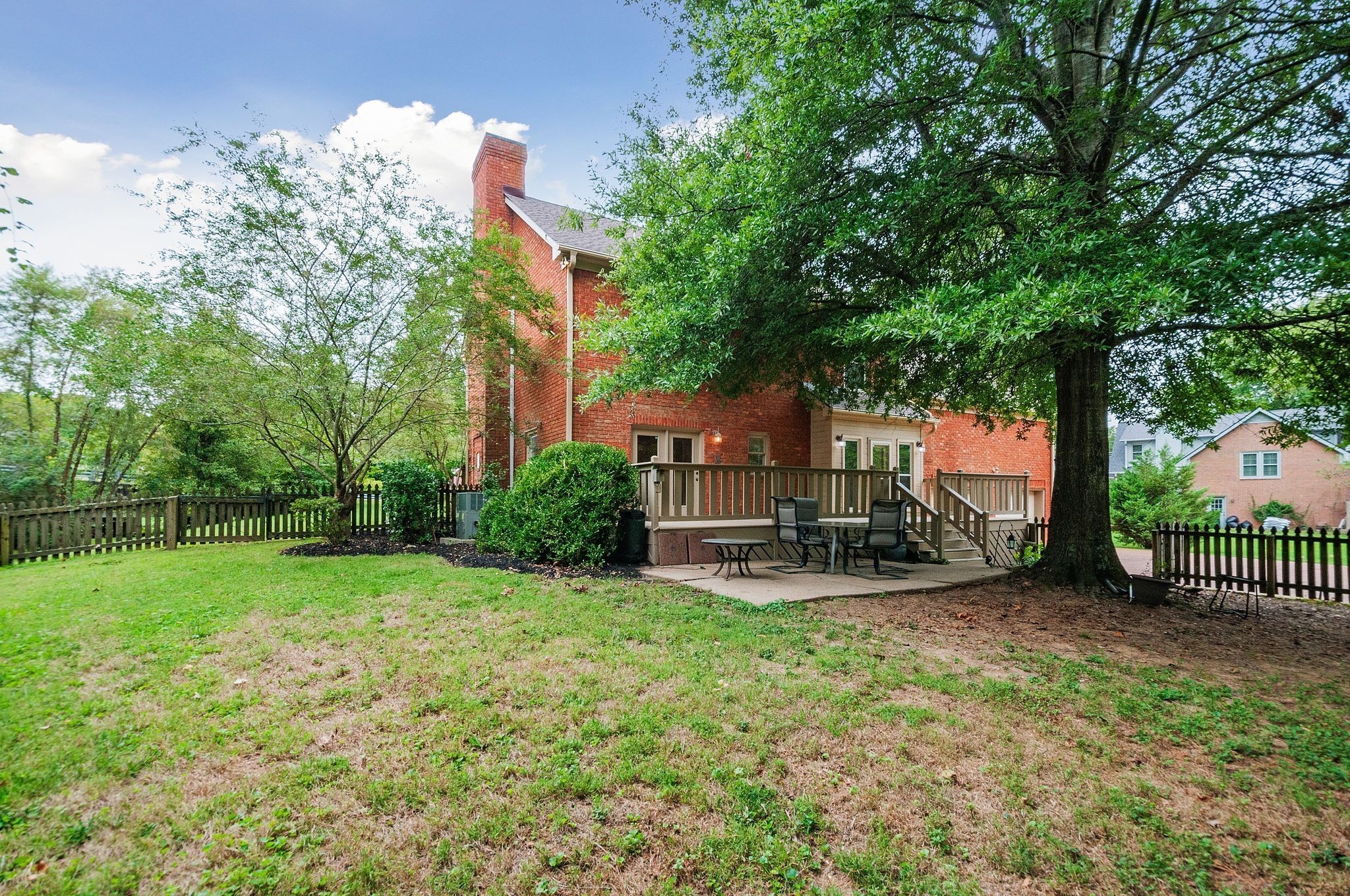 1329 Chestnut