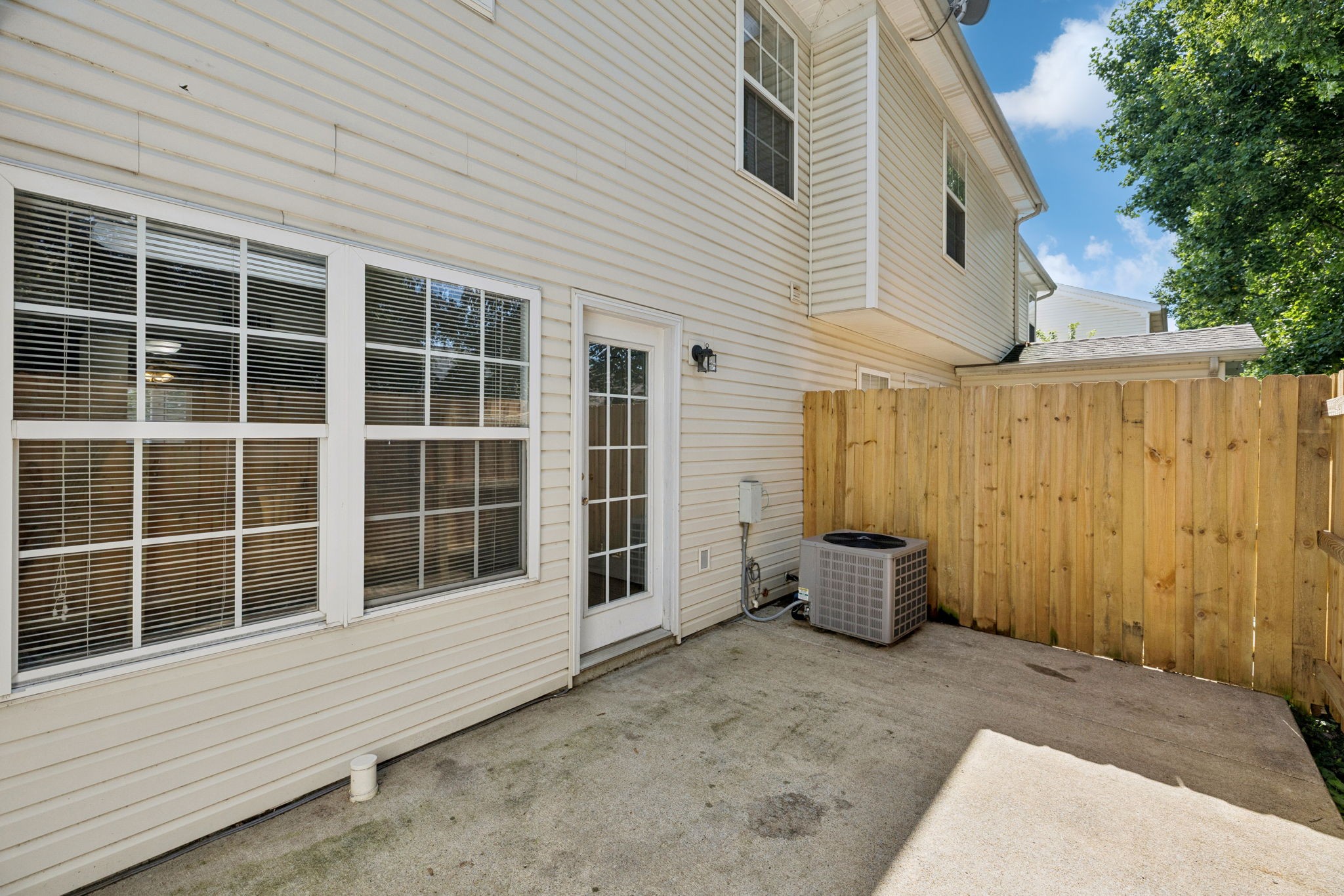 354 Arapaho Dr