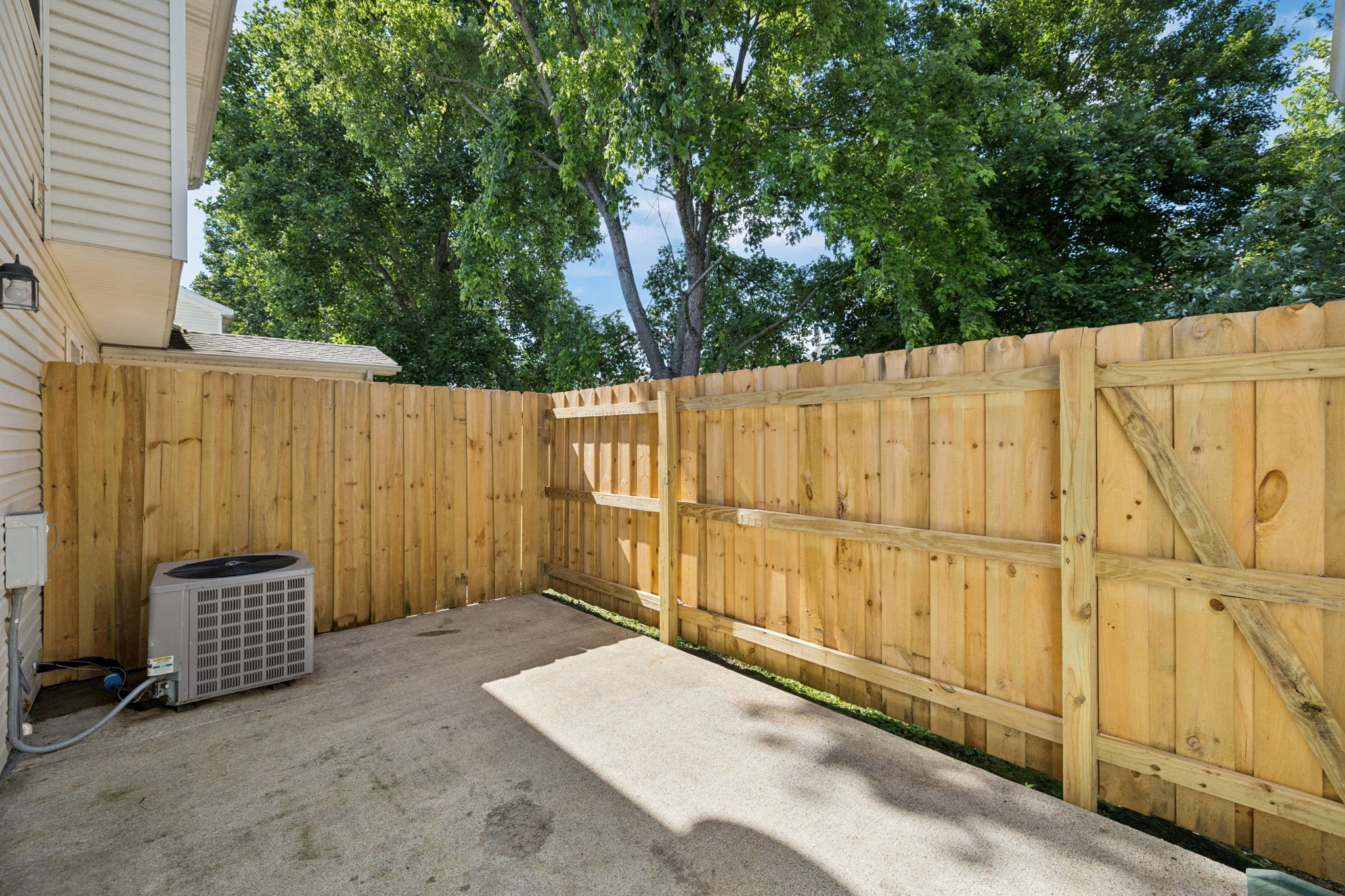 354 Arapaho Dr