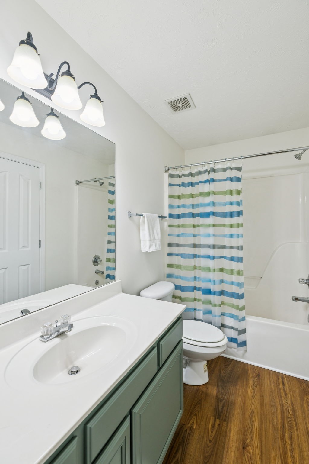 354 Arapaho Dr