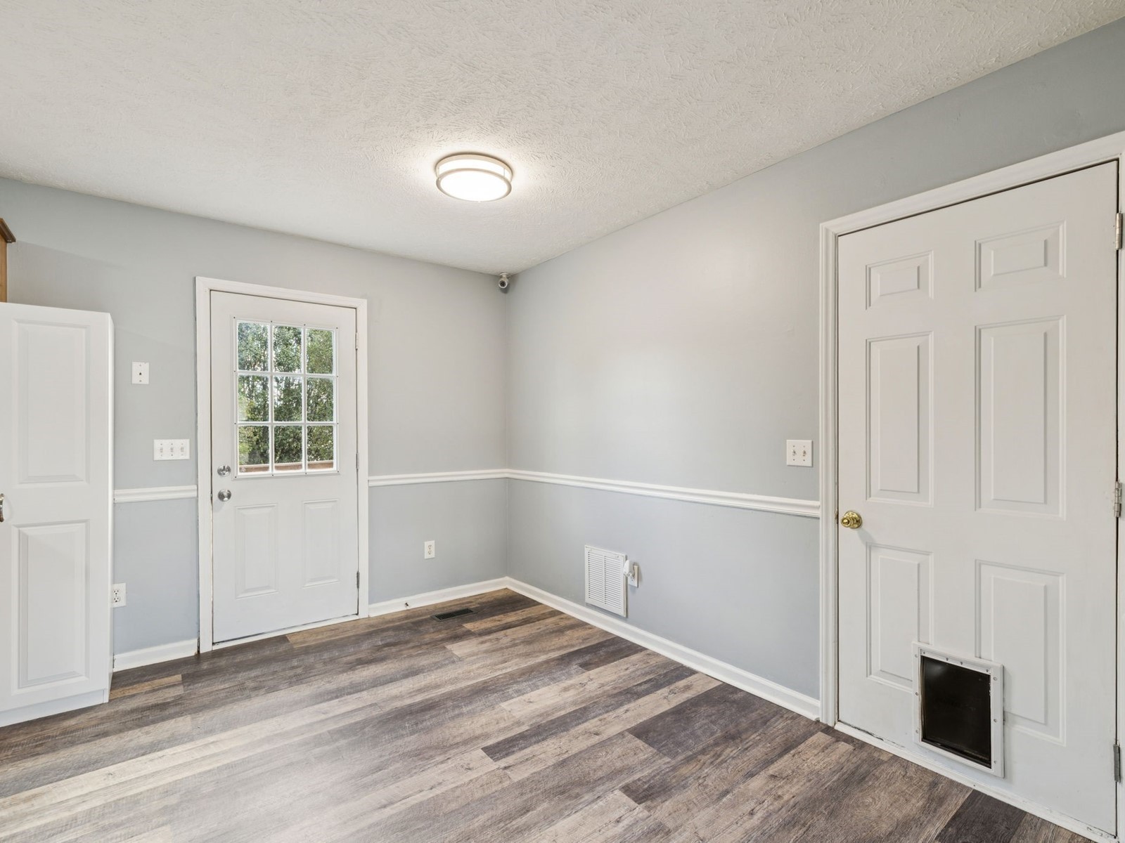 2914 Kedzie Dr