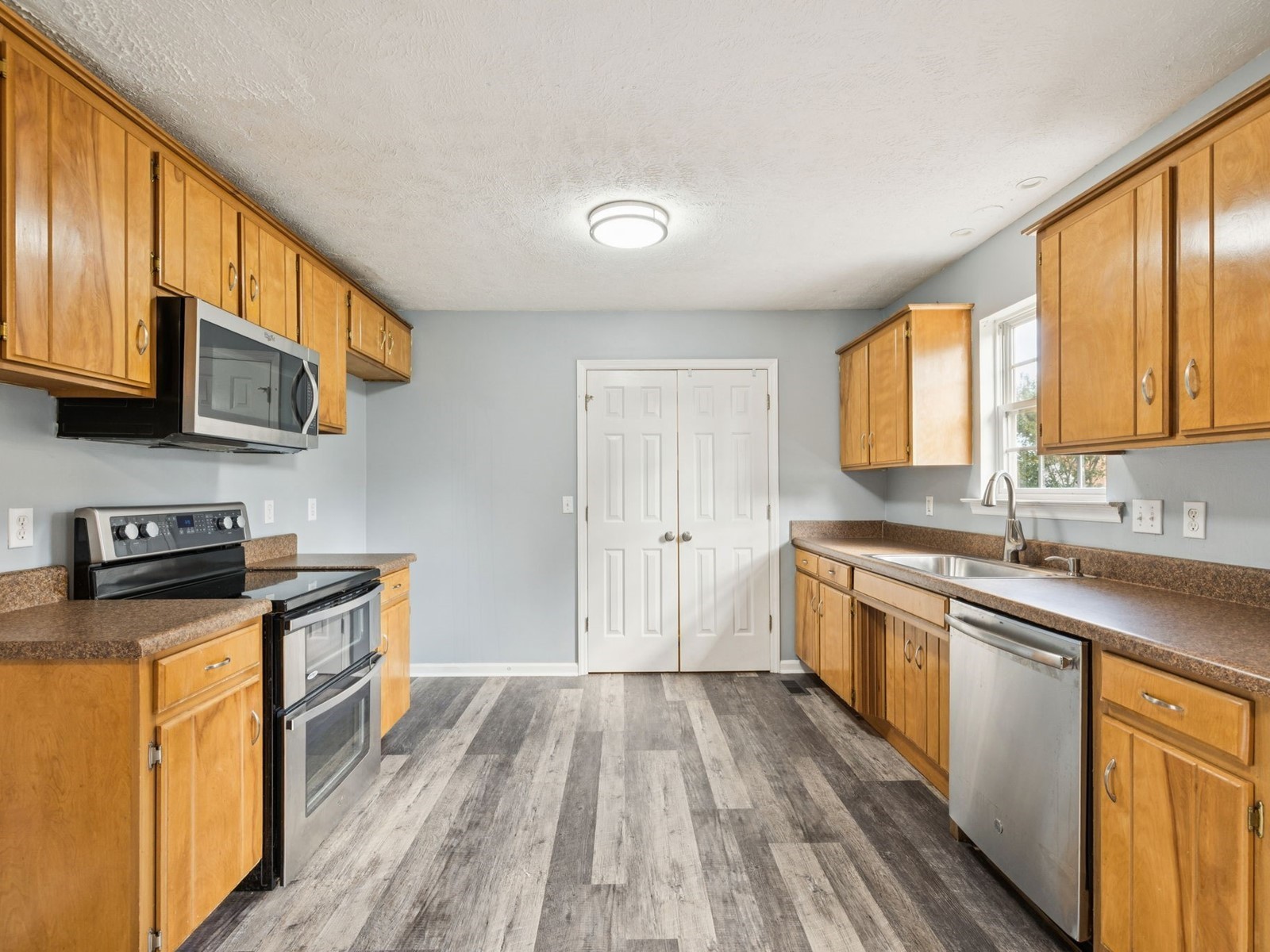 2914 Kedzie Dr