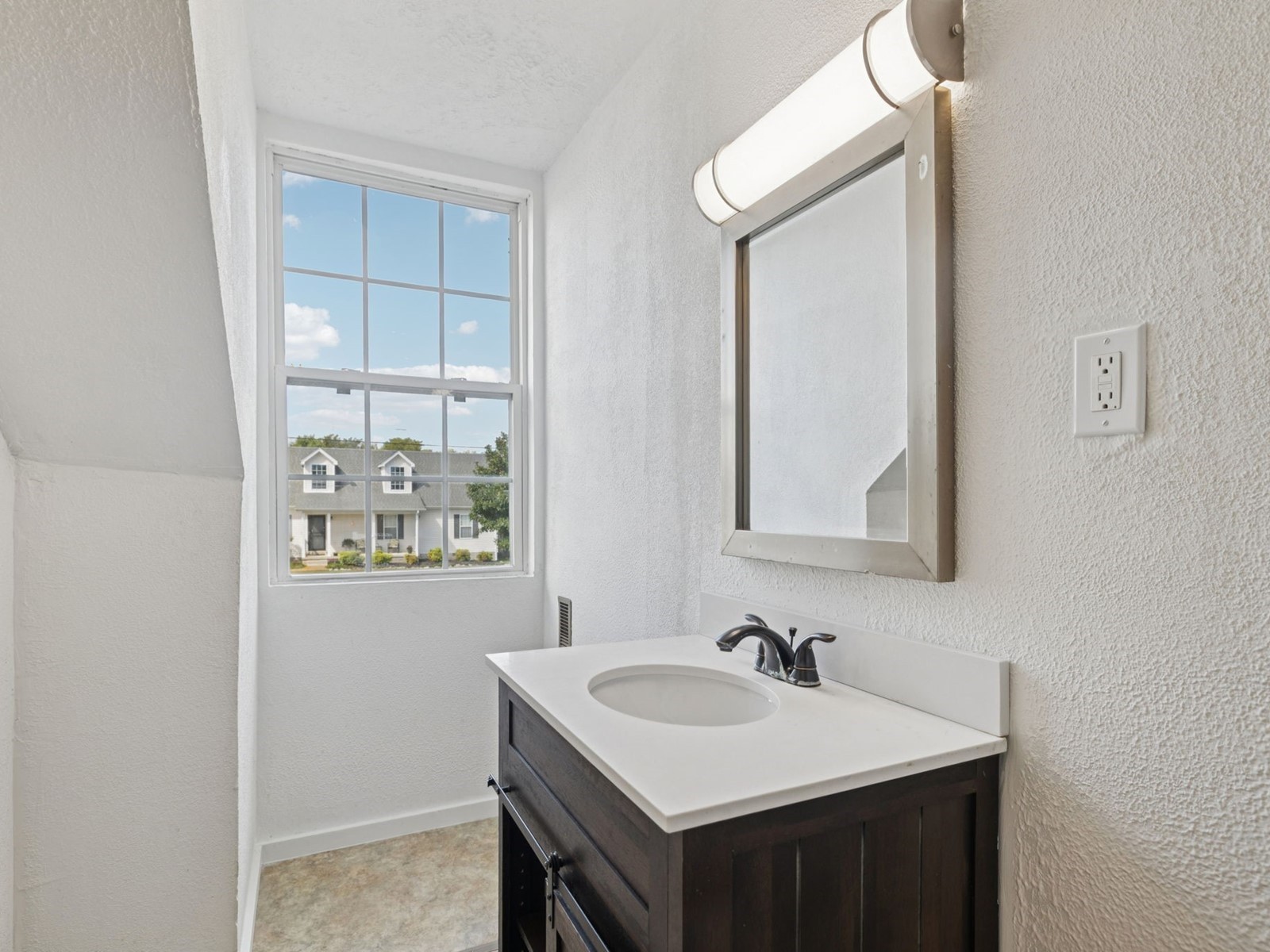 2914 Kedzie Dr