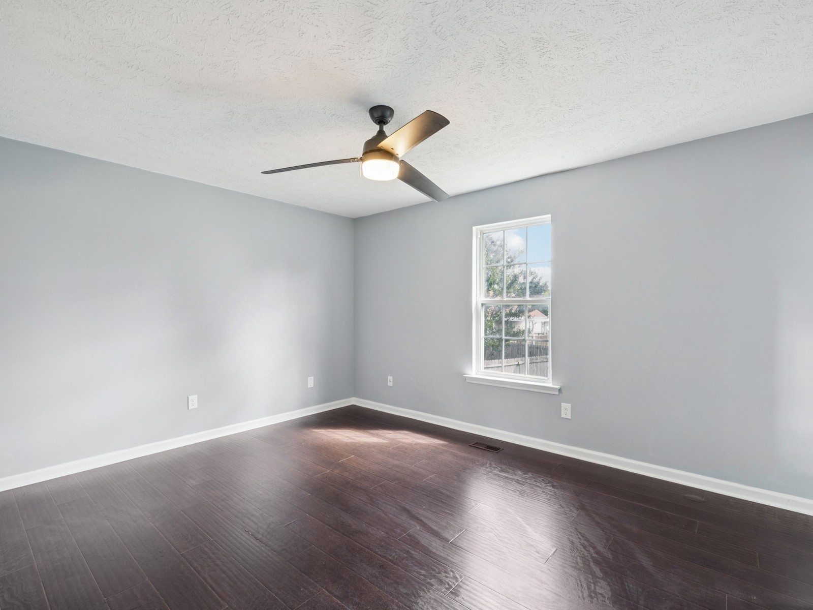 2914 Kedzie Dr