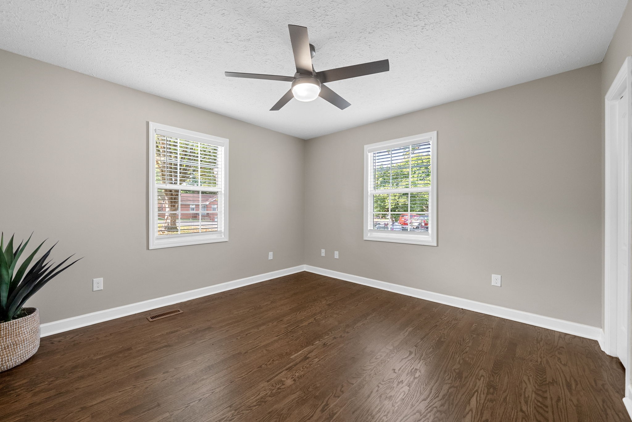 731 Woodmont Blvd