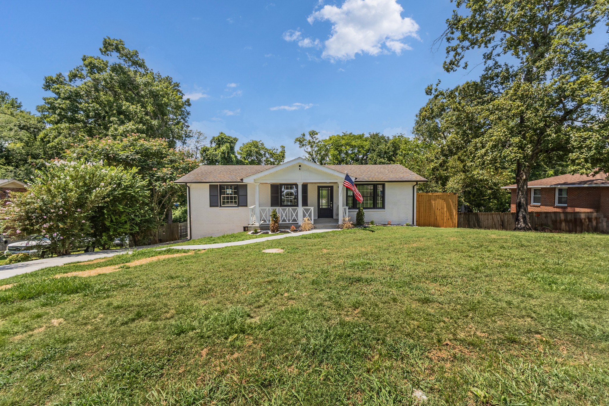 7025 Bonnafair Dr