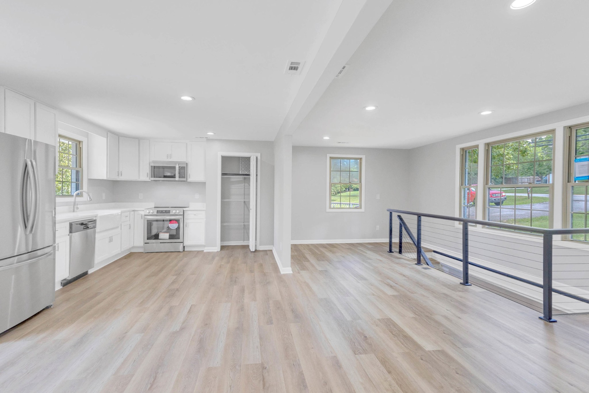 7025 Bonnafair Dr
