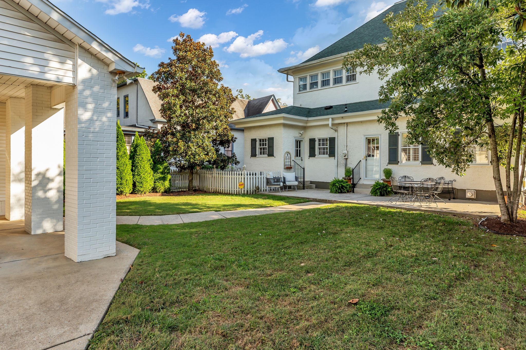 401 E Main St