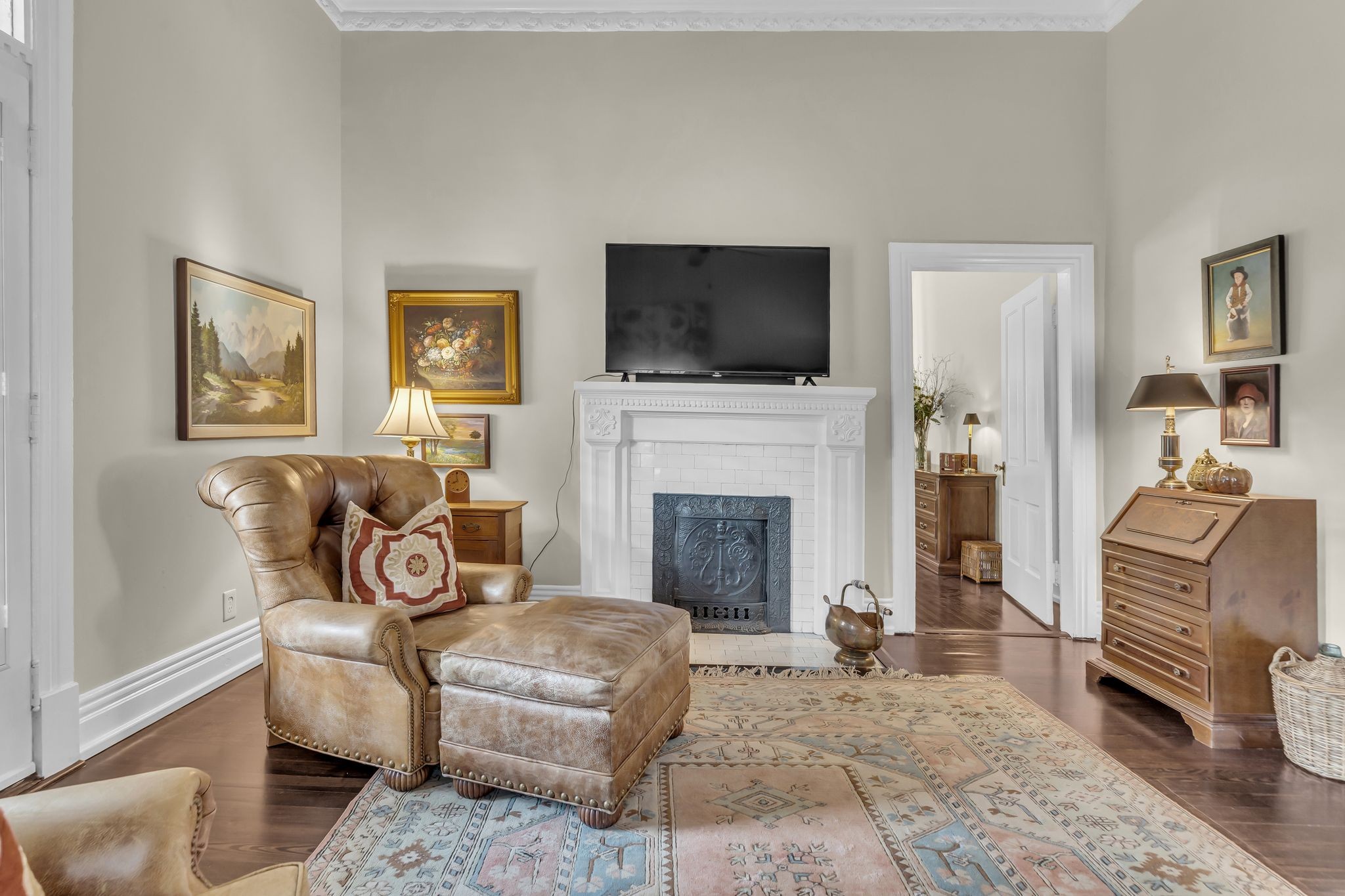 401 E Main St