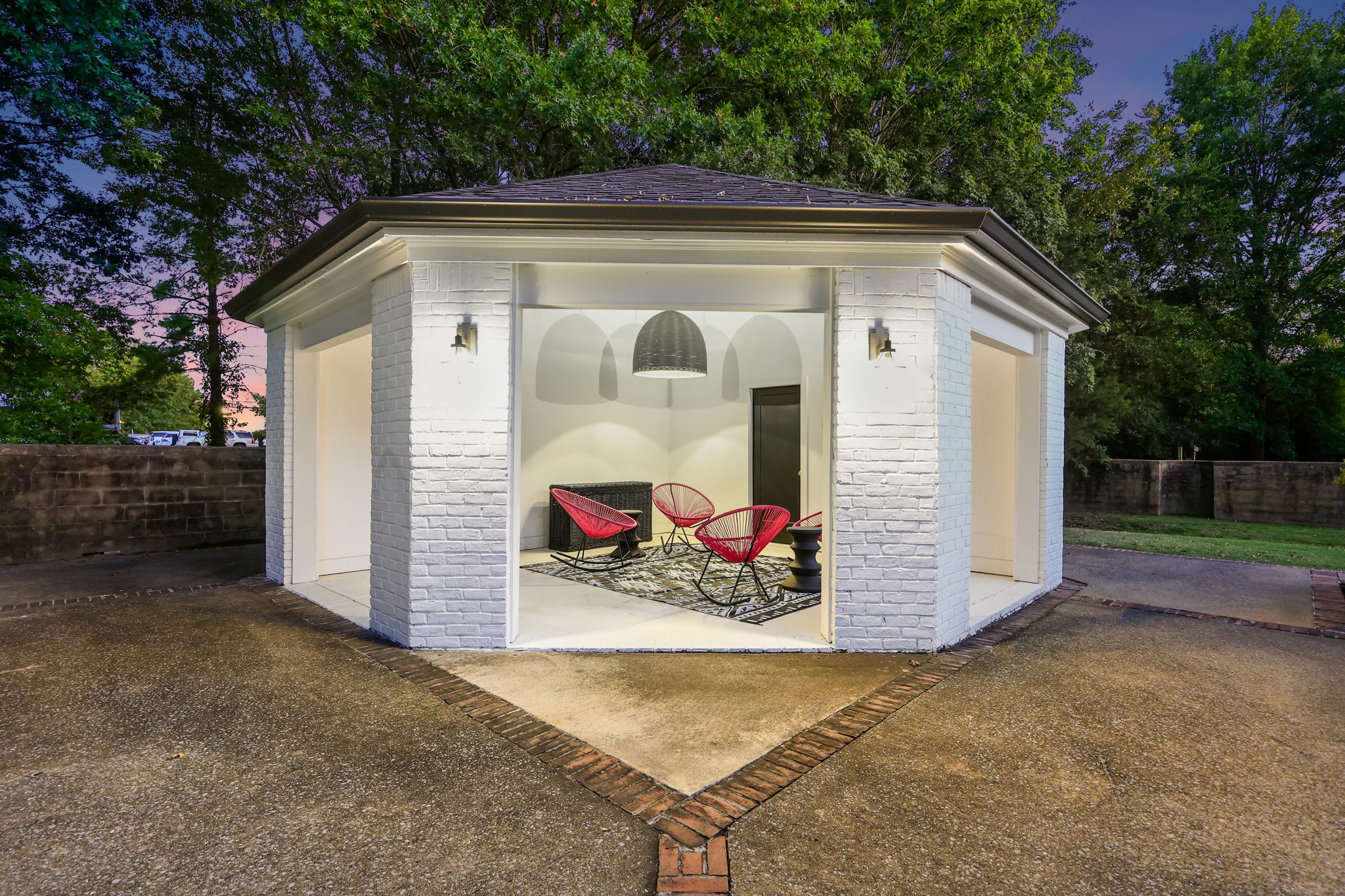 6312 Chickering Cir