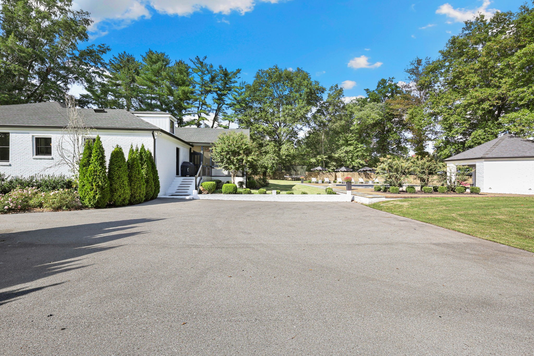 6312 Chickering Cir