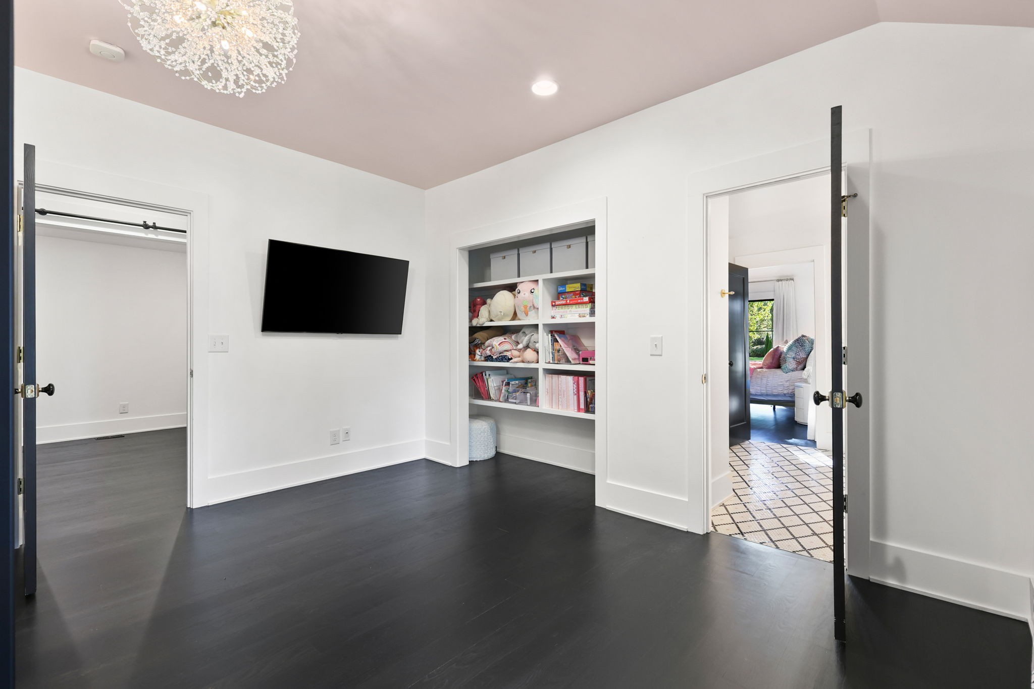 6312 Chickering Cir