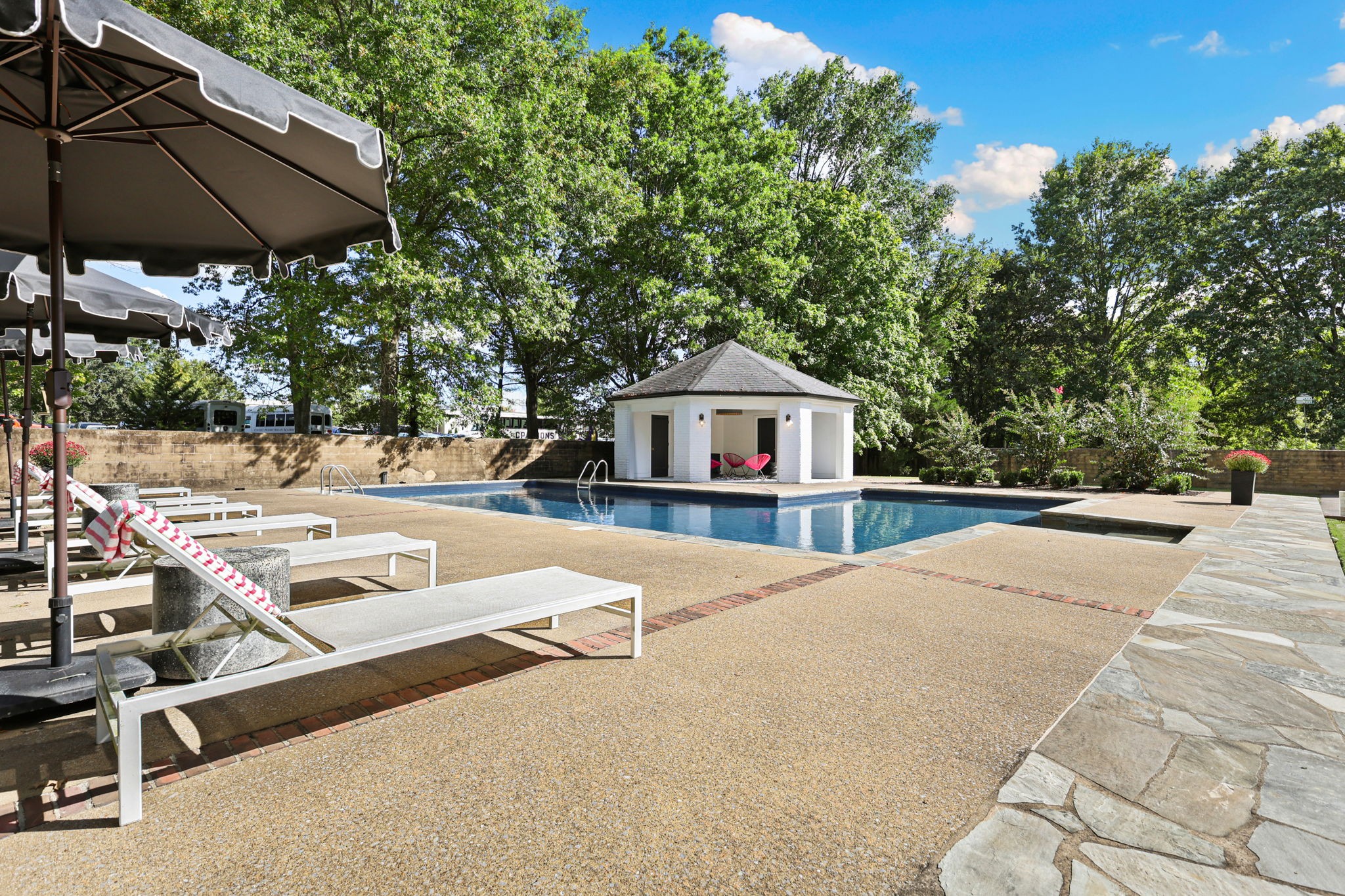 6312 Chickering Cir