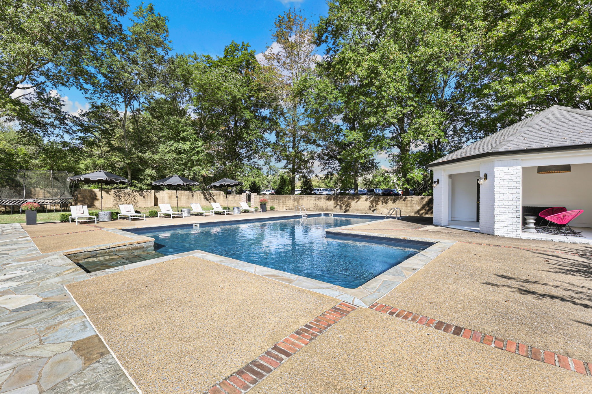 6312 Chickering Cir