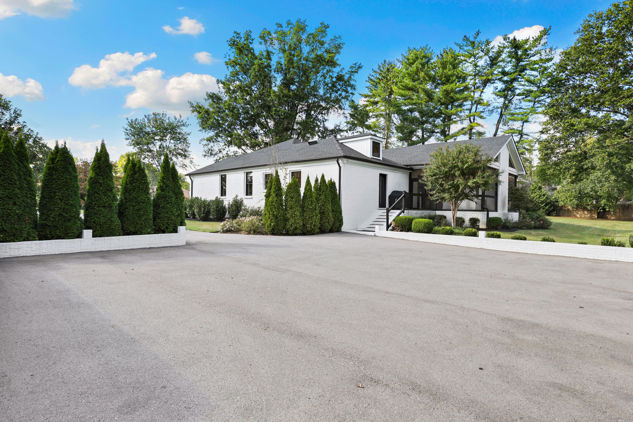 6312 Chickering Cir