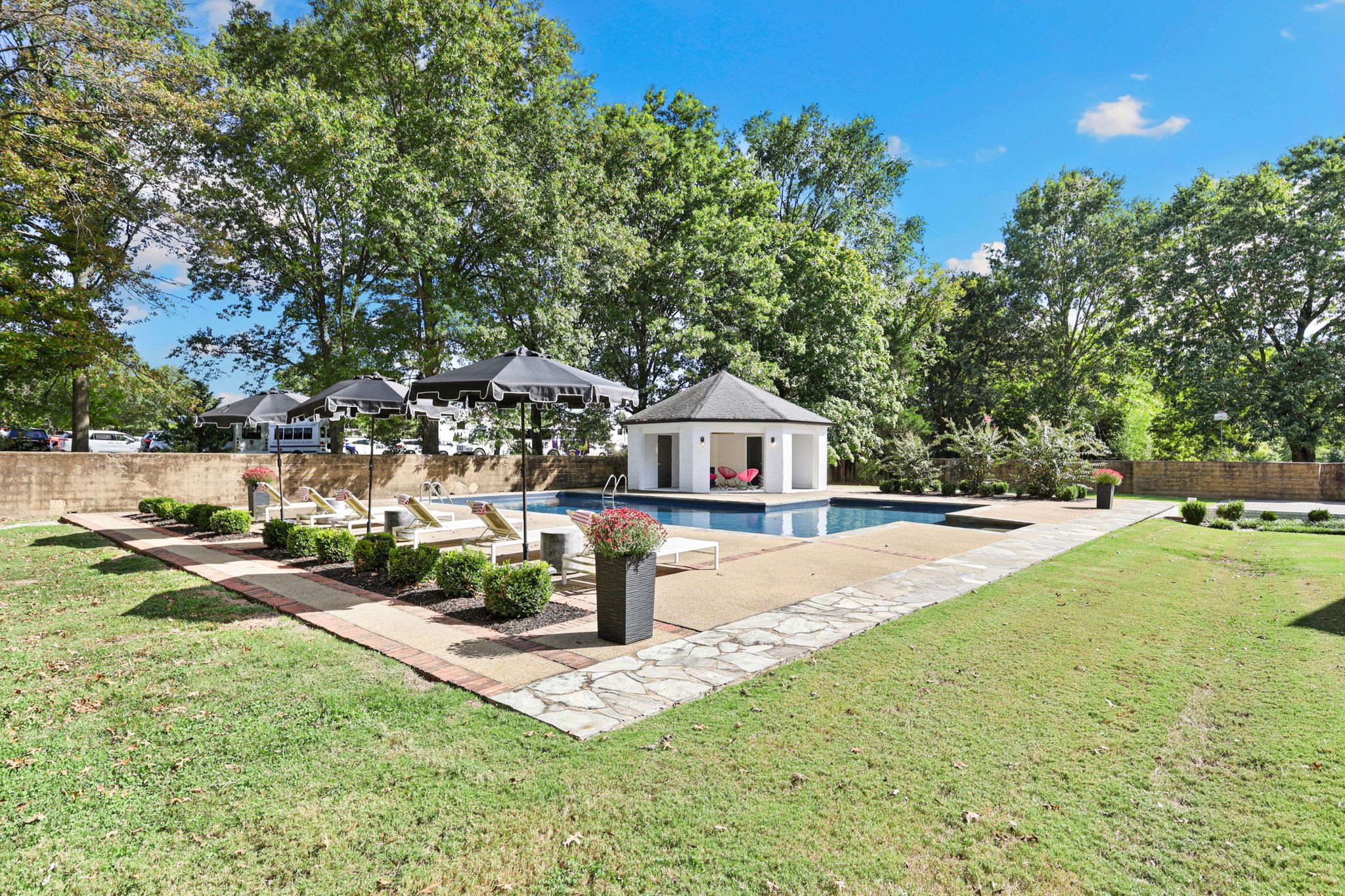 6312 Chickering Cir