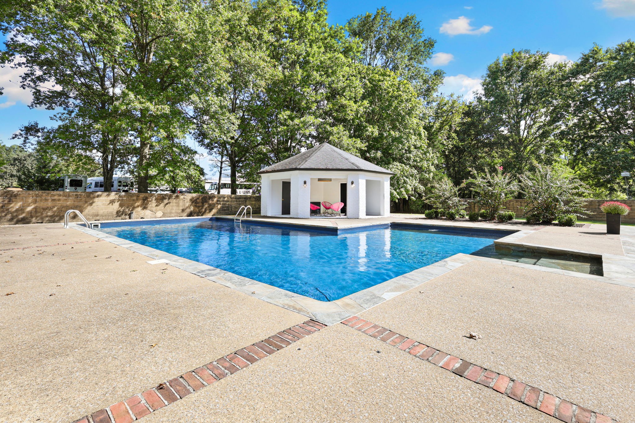 6312 Chickering Cir