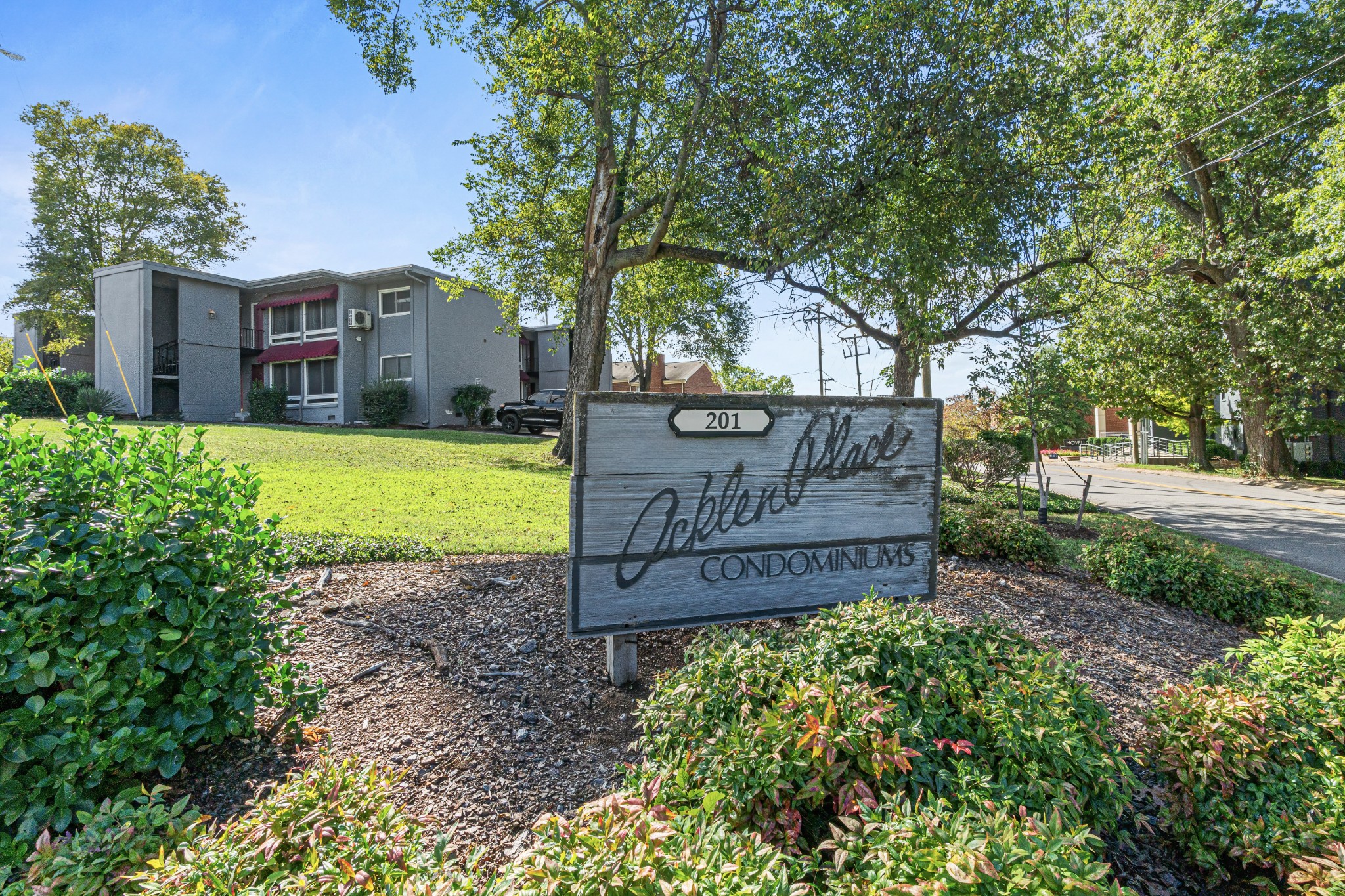 201 Acklen Park Dr Unit: 1