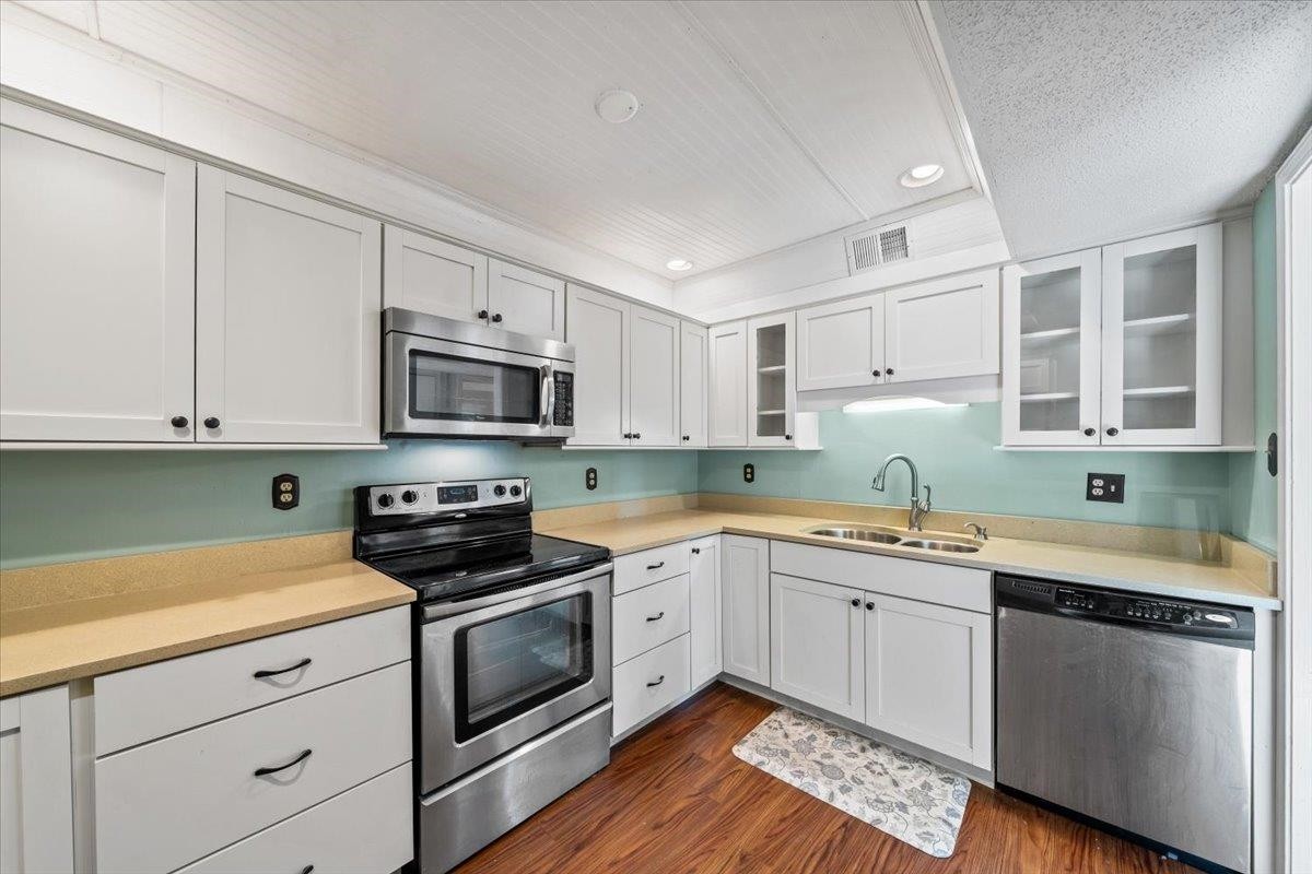 5920 JULIAN CT Unit: 4