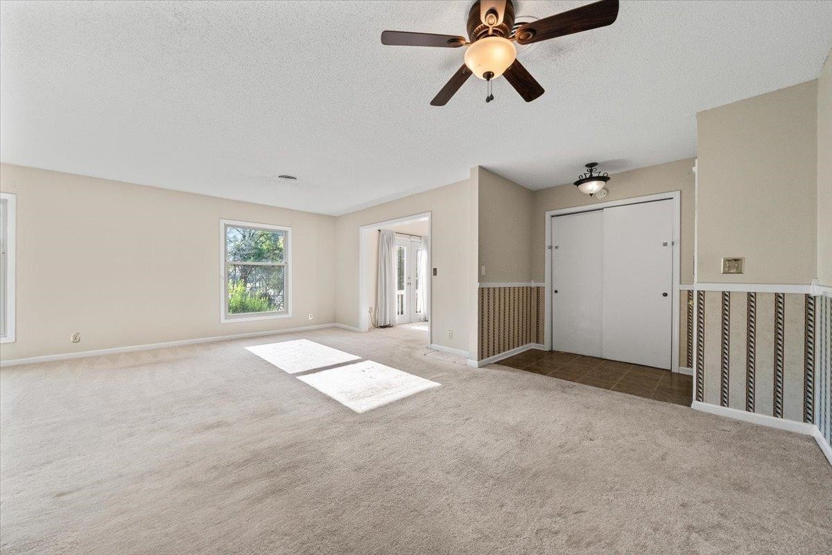 5920 JULIAN CT Unit: 4