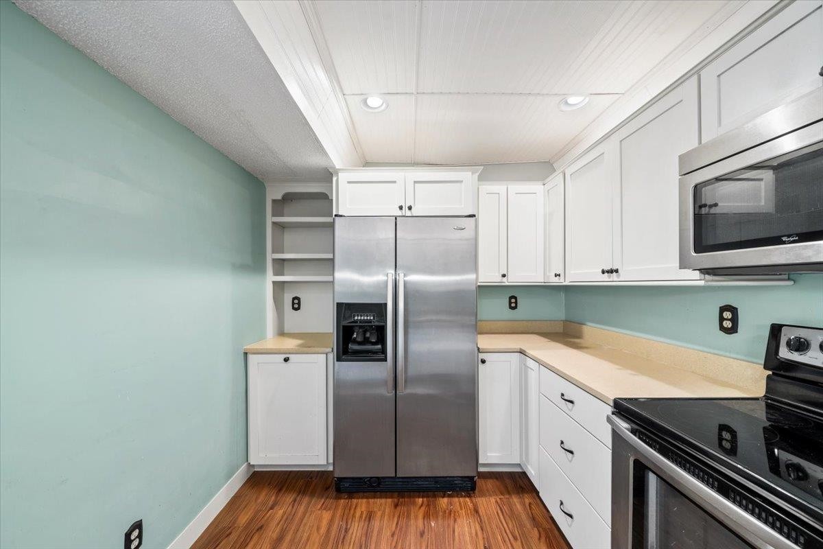 5920 JULIAN CT Unit: 4