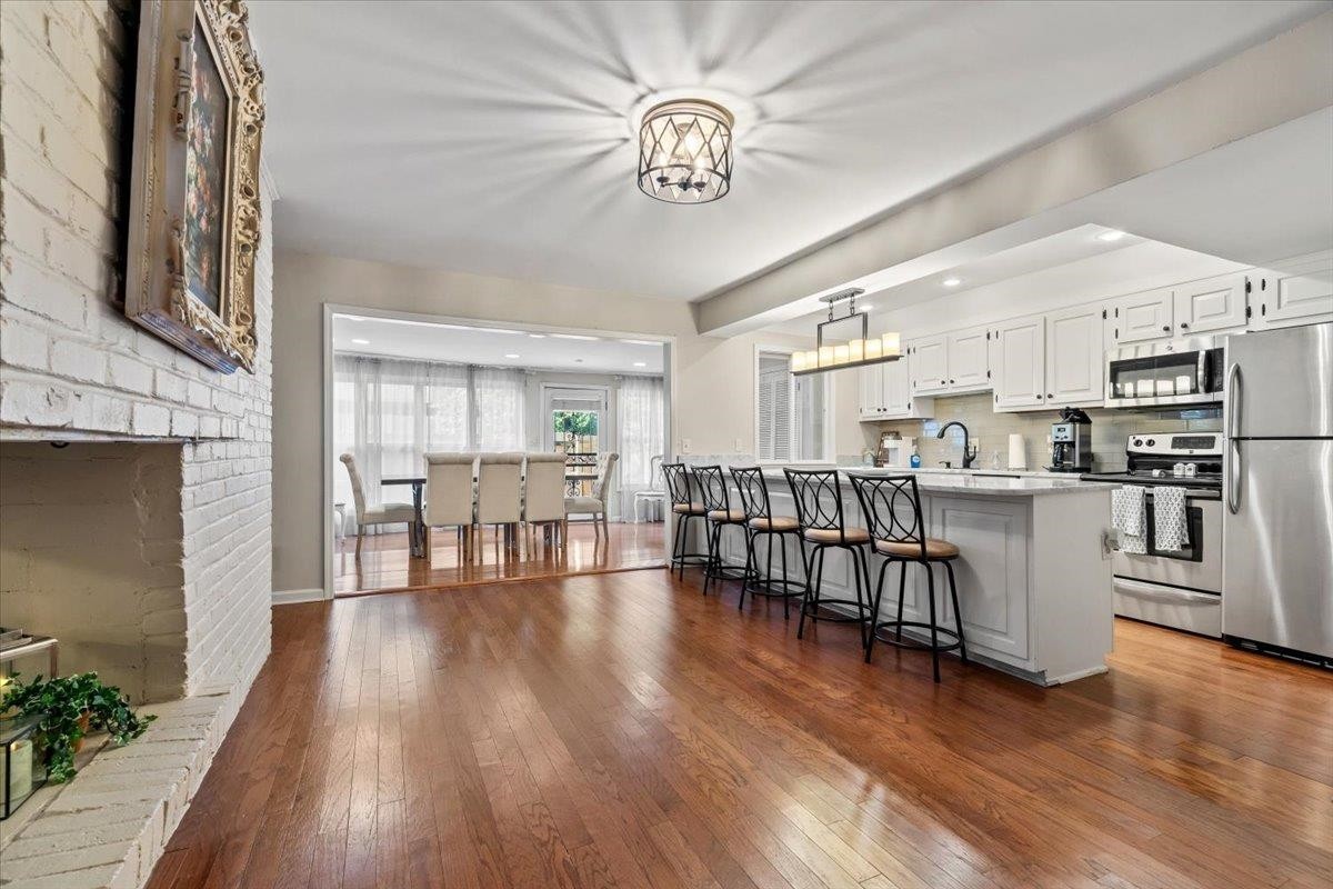 5920 JULIAN CT Unit: 4