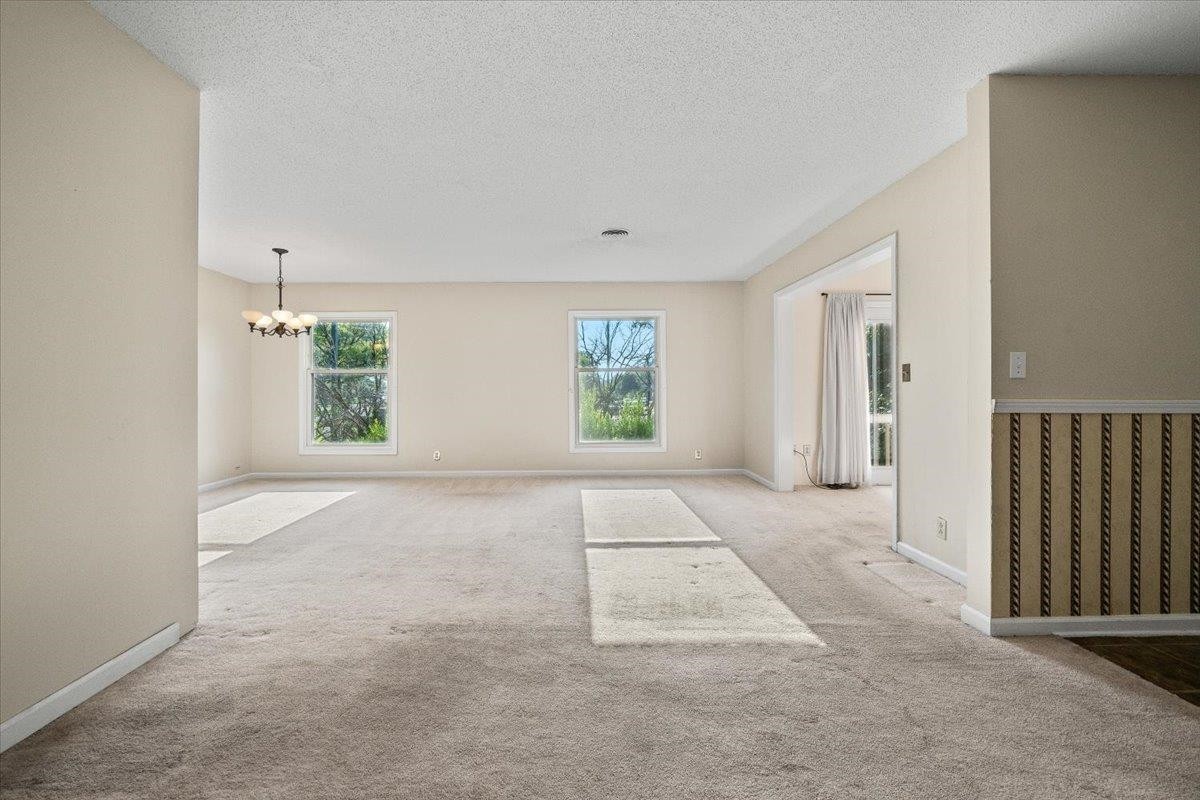 5920 JULIAN CT Unit: 4