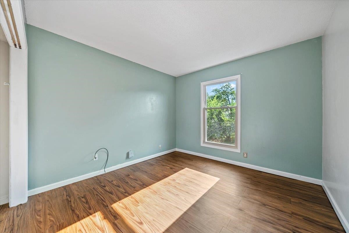 5920 JULIAN CT Unit: 4