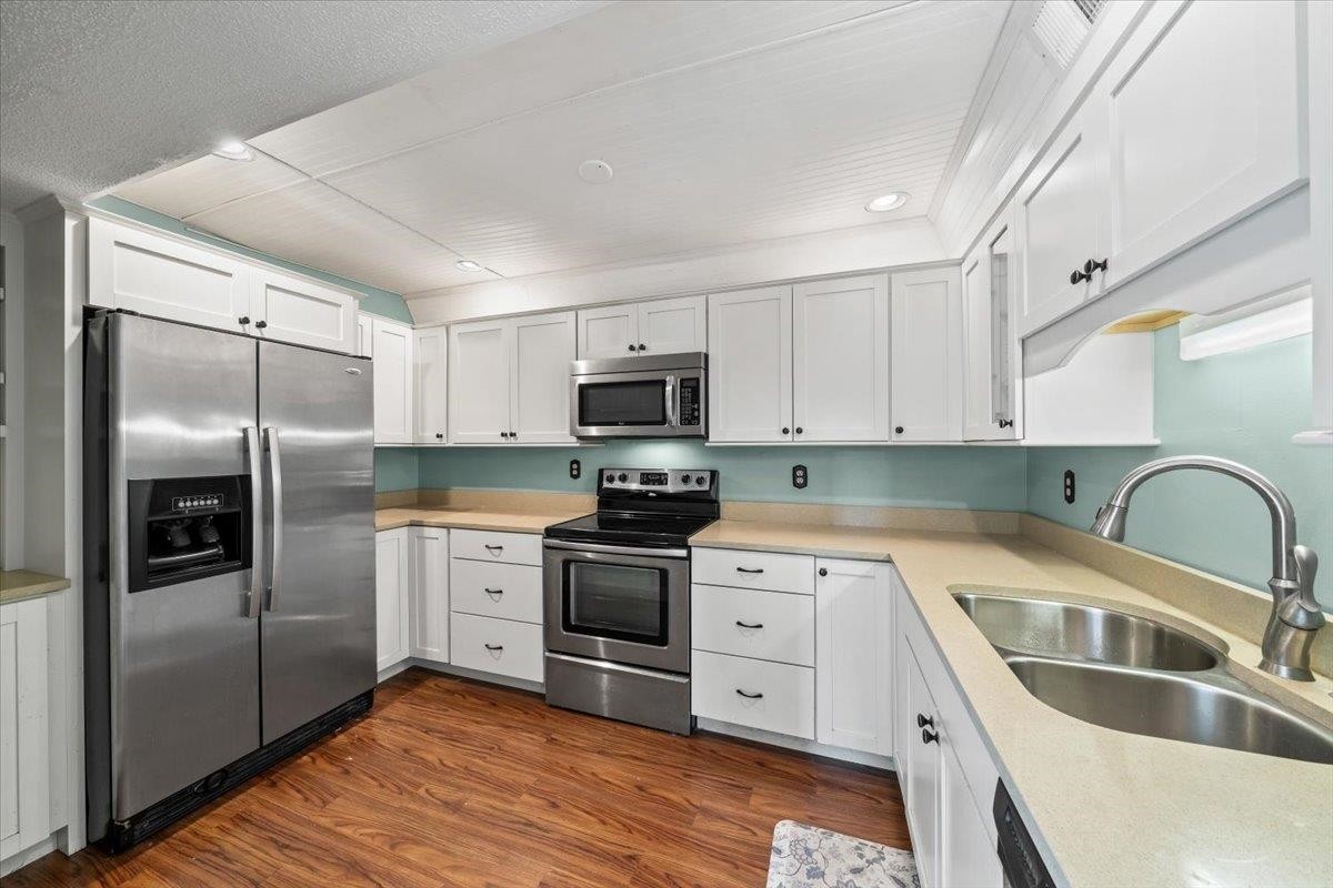 5920 JULIAN CT Unit: 4