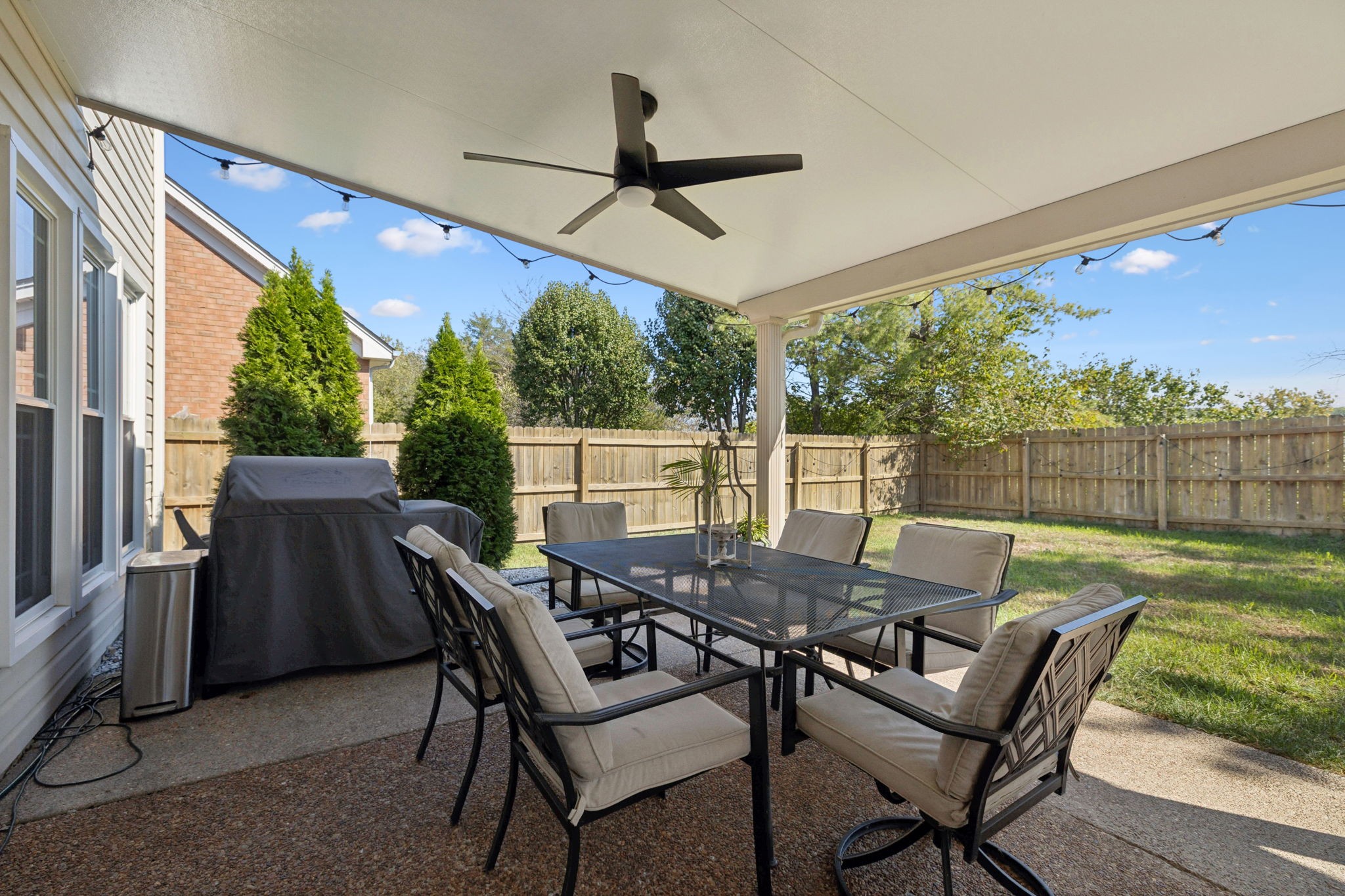 5836 Sterling Oaks Dr