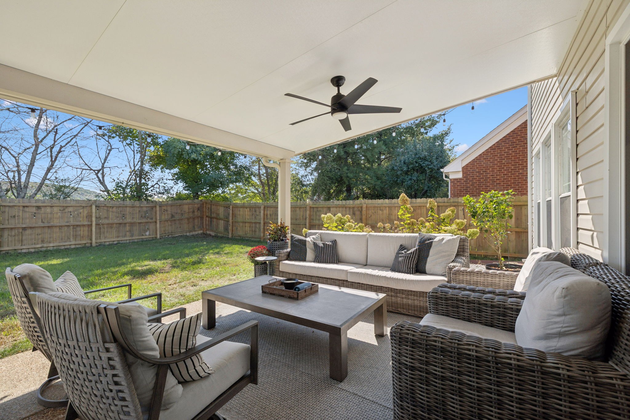 5836 Sterling Oaks Dr
