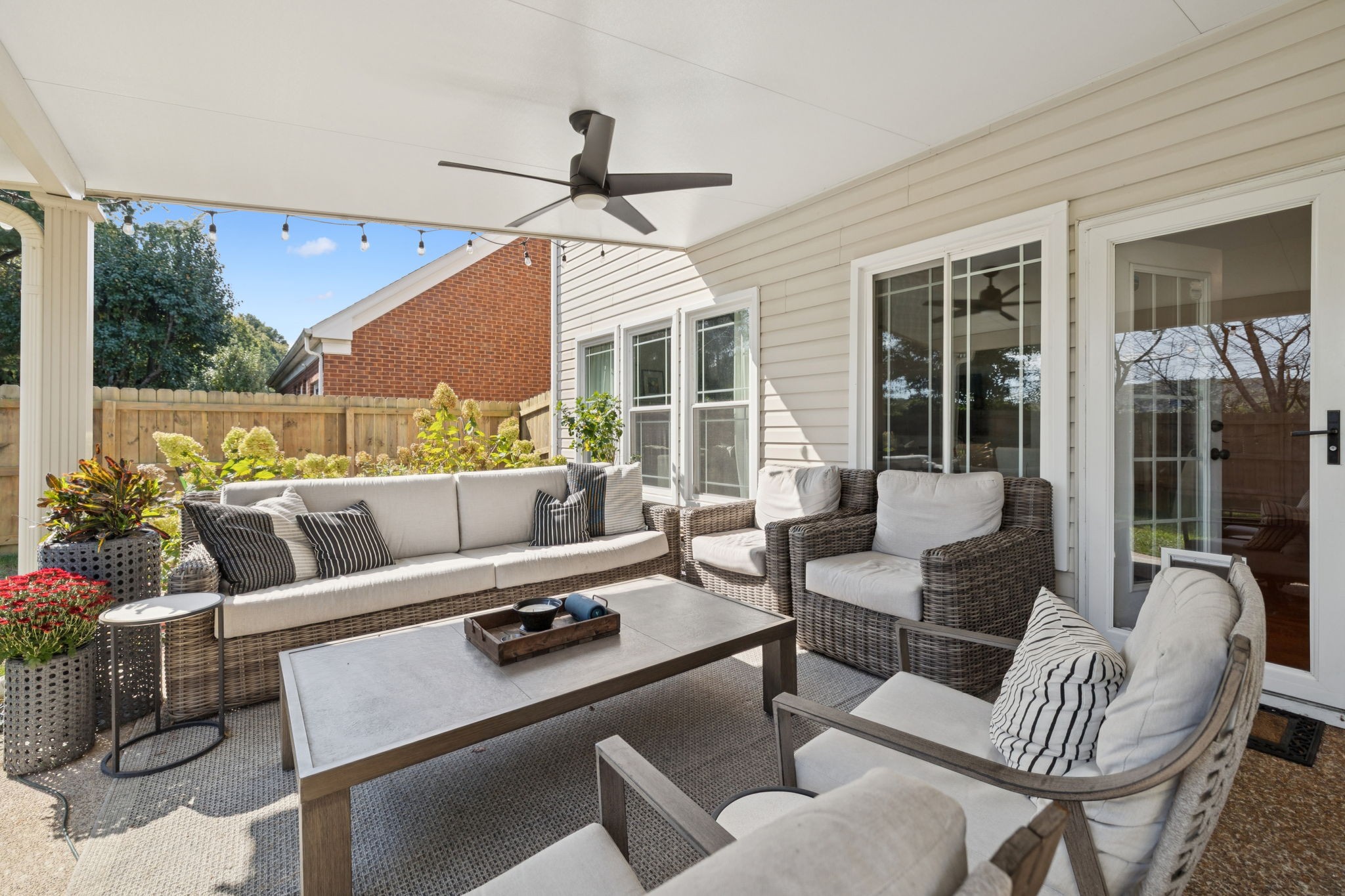 5836 Sterling Oaks Dr