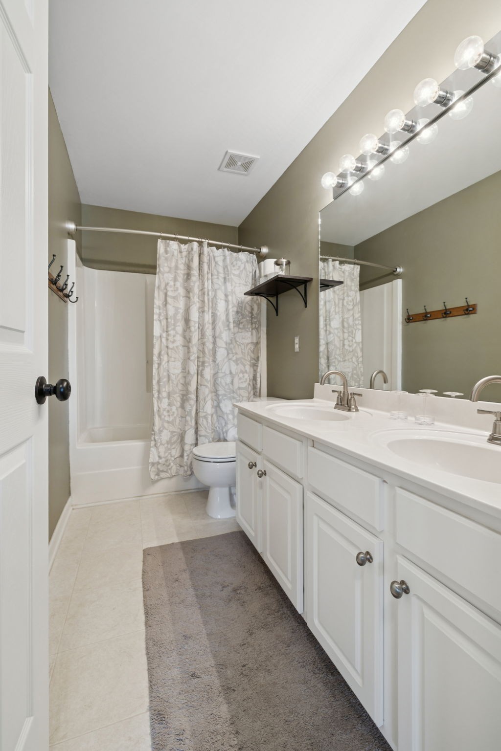 5836 Sterling Oaks Dr