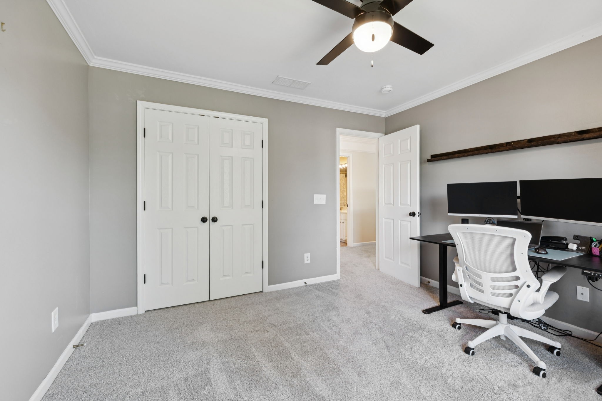 5836 Sterling Oaks Dr