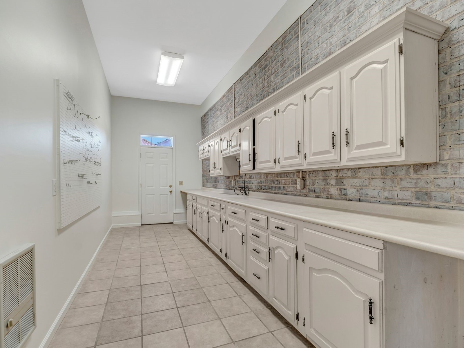 2112 Shannon Dr