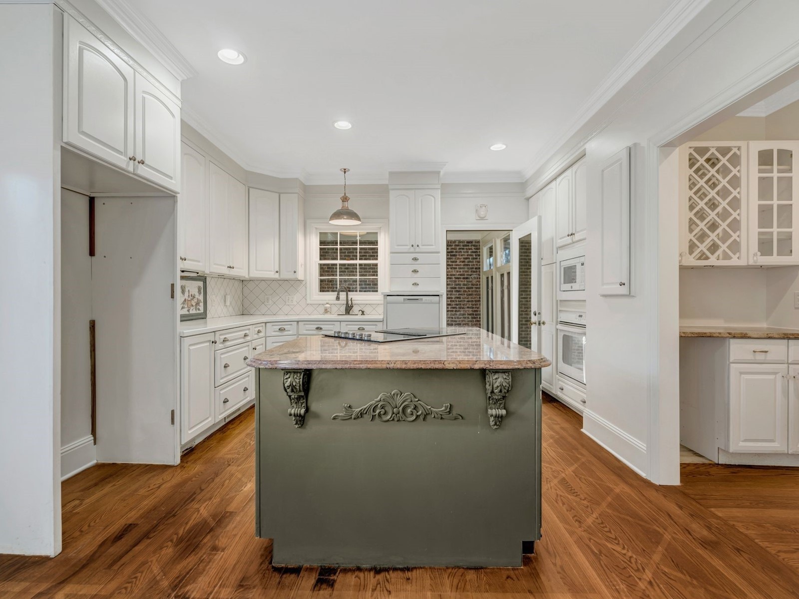 2112 Shannon Dr